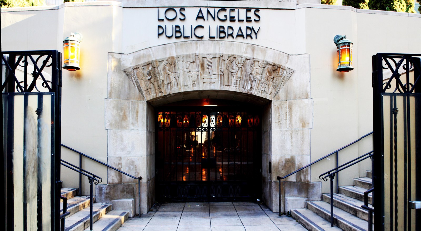 Photograph of Printers’ Tunnel entrance, High-resolution image, 8,078 × 4,432 pixels., from Lee Lawrie’s Los Angeles Public Library collection.