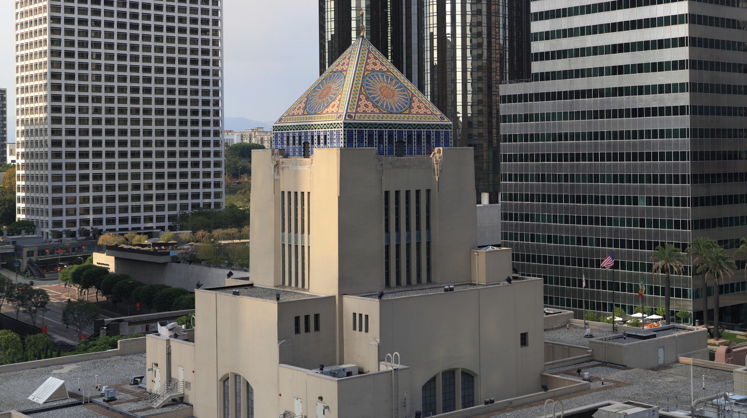 Panoramic photograph of the Los Angeles Public Library tower and its sculptural details
