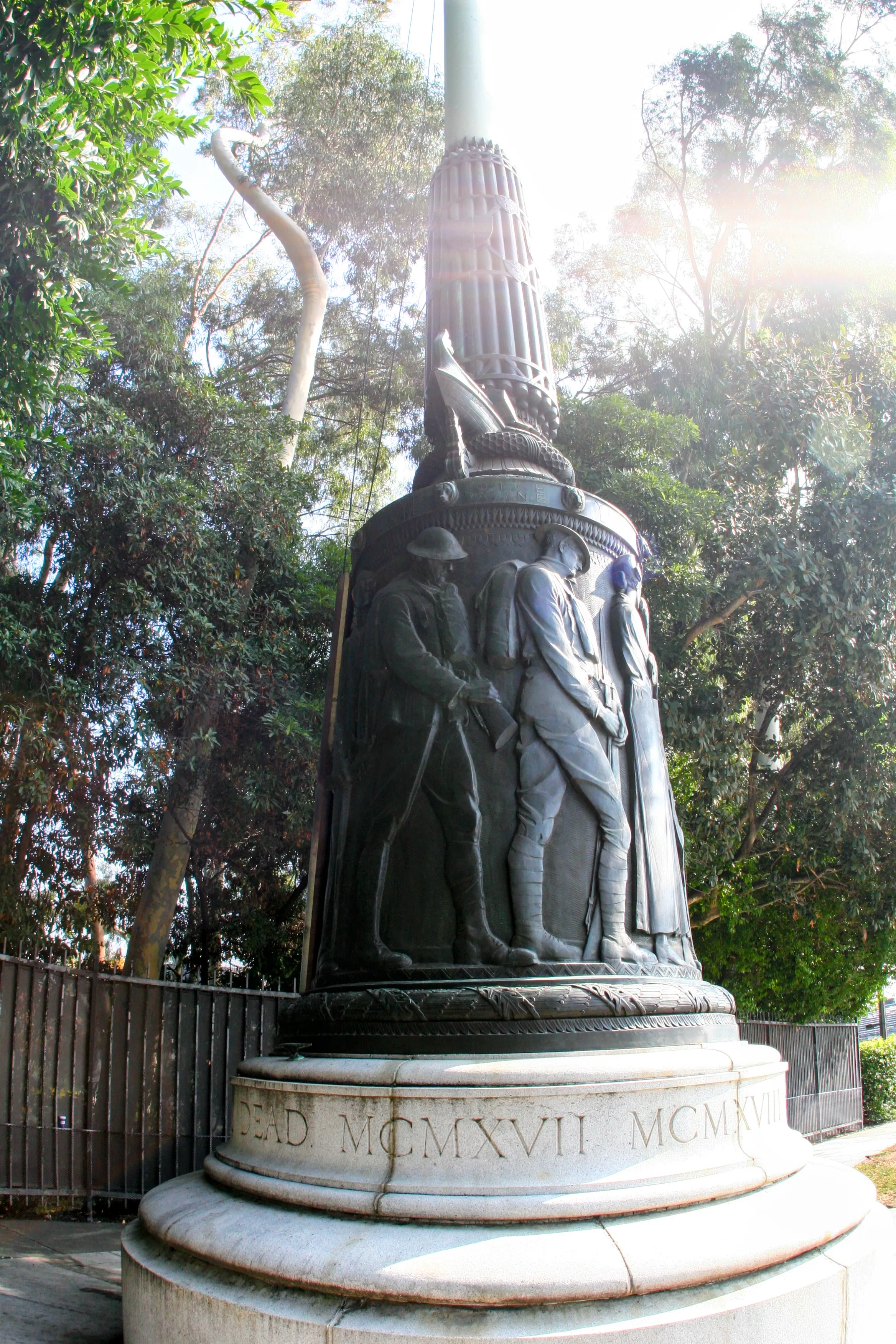 Photograph of Memorial view with the 1917–1918 inscription, from Lee Lawrie’s Pasadena, California · 1923 collection.