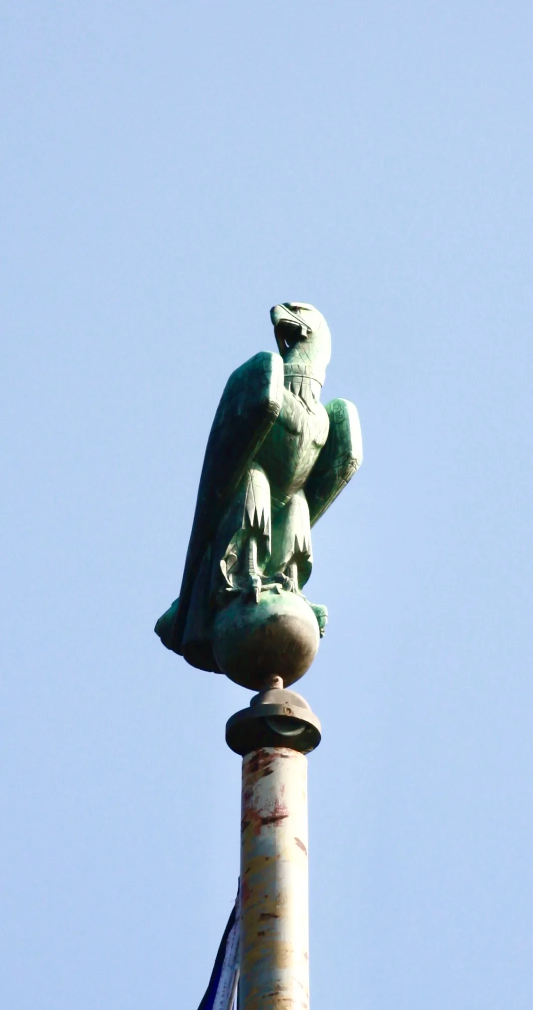 Photograph of Eagle finial, just outside the Huntington grounds, from Lee Lawrie’s Pasadena, California · 1923 collection.