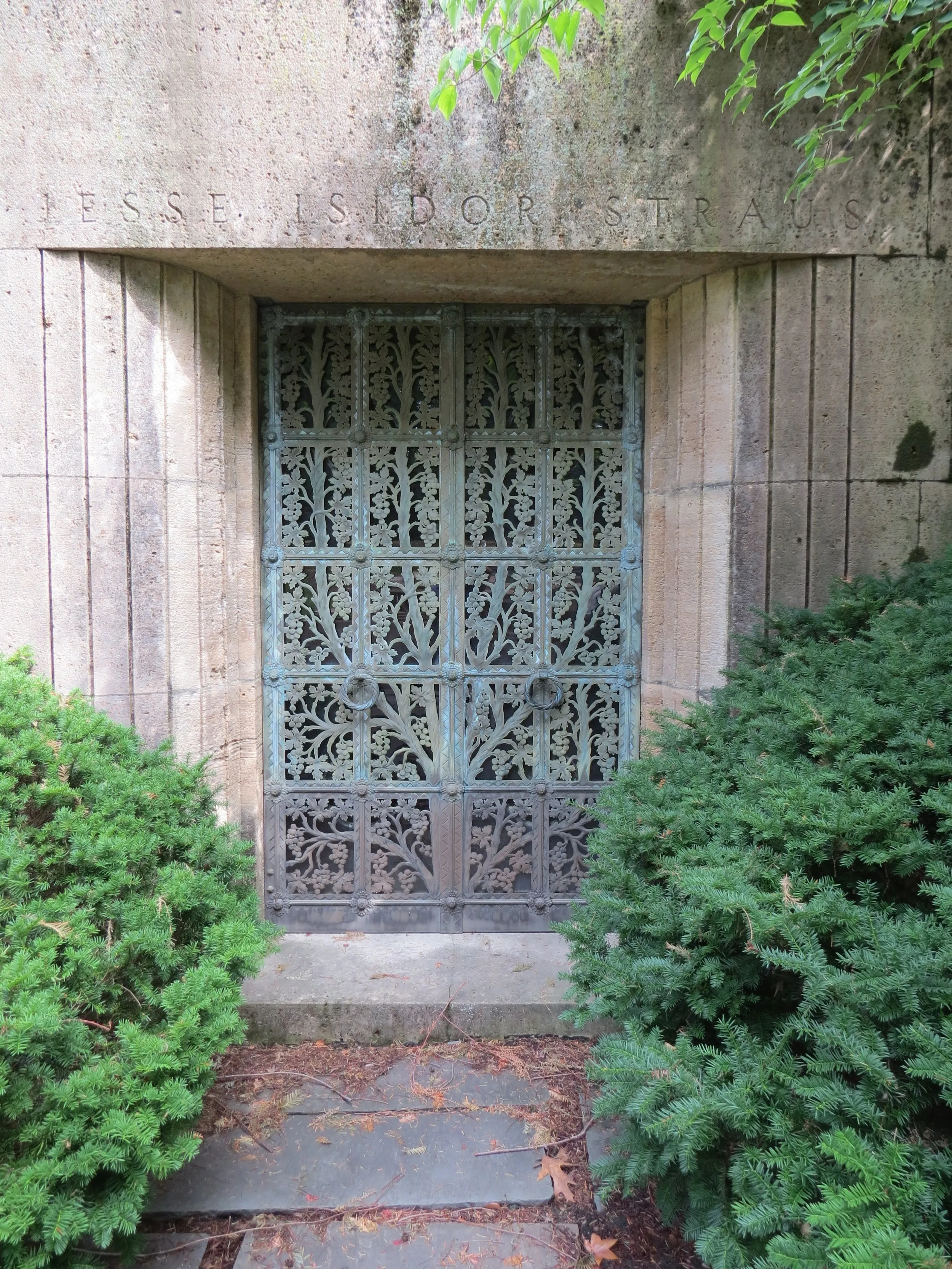 Gate to the cenotaph, Woodlawn Cemetery, The Bronx