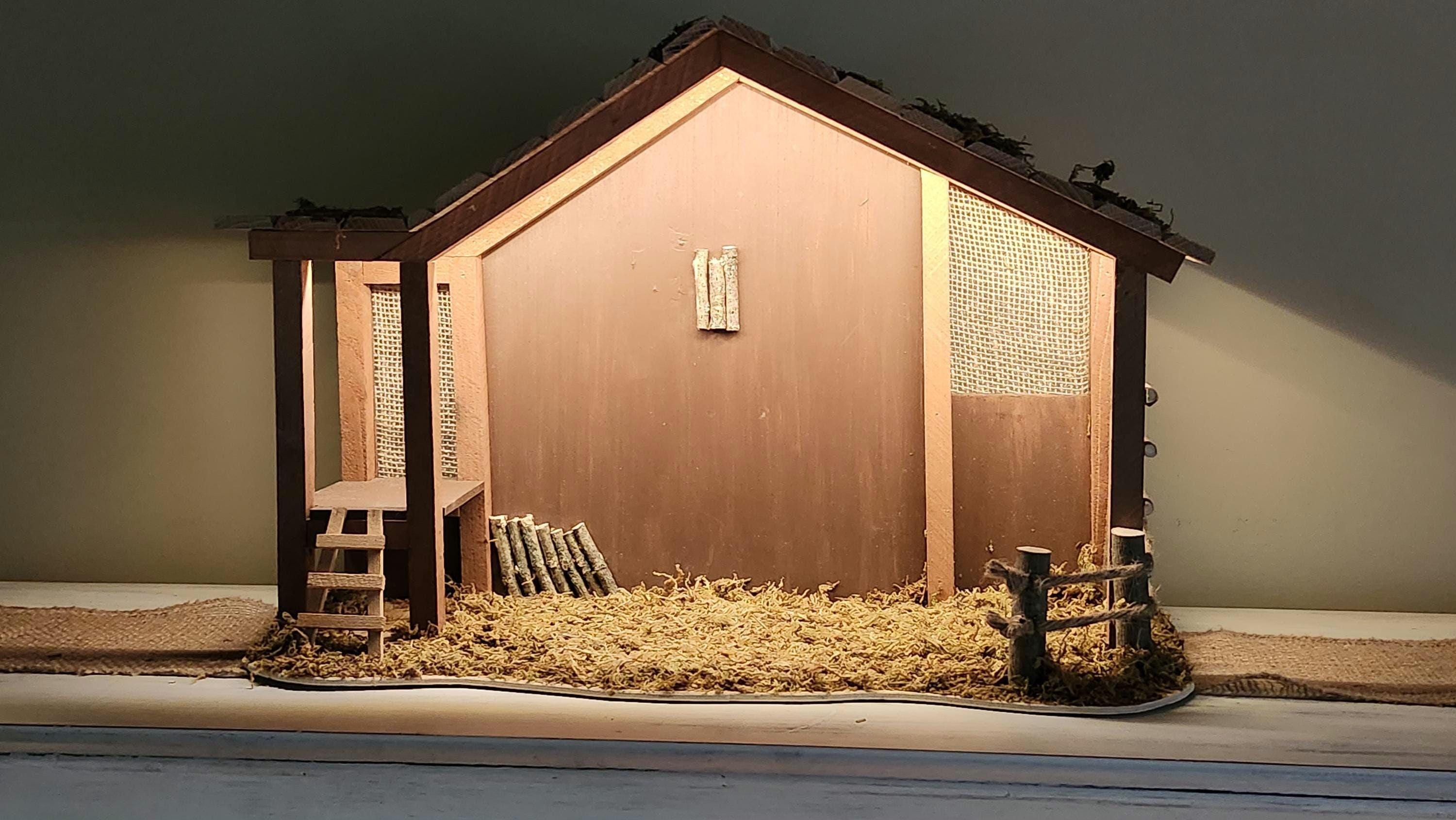 Lighted Nativity Stable, detail 8