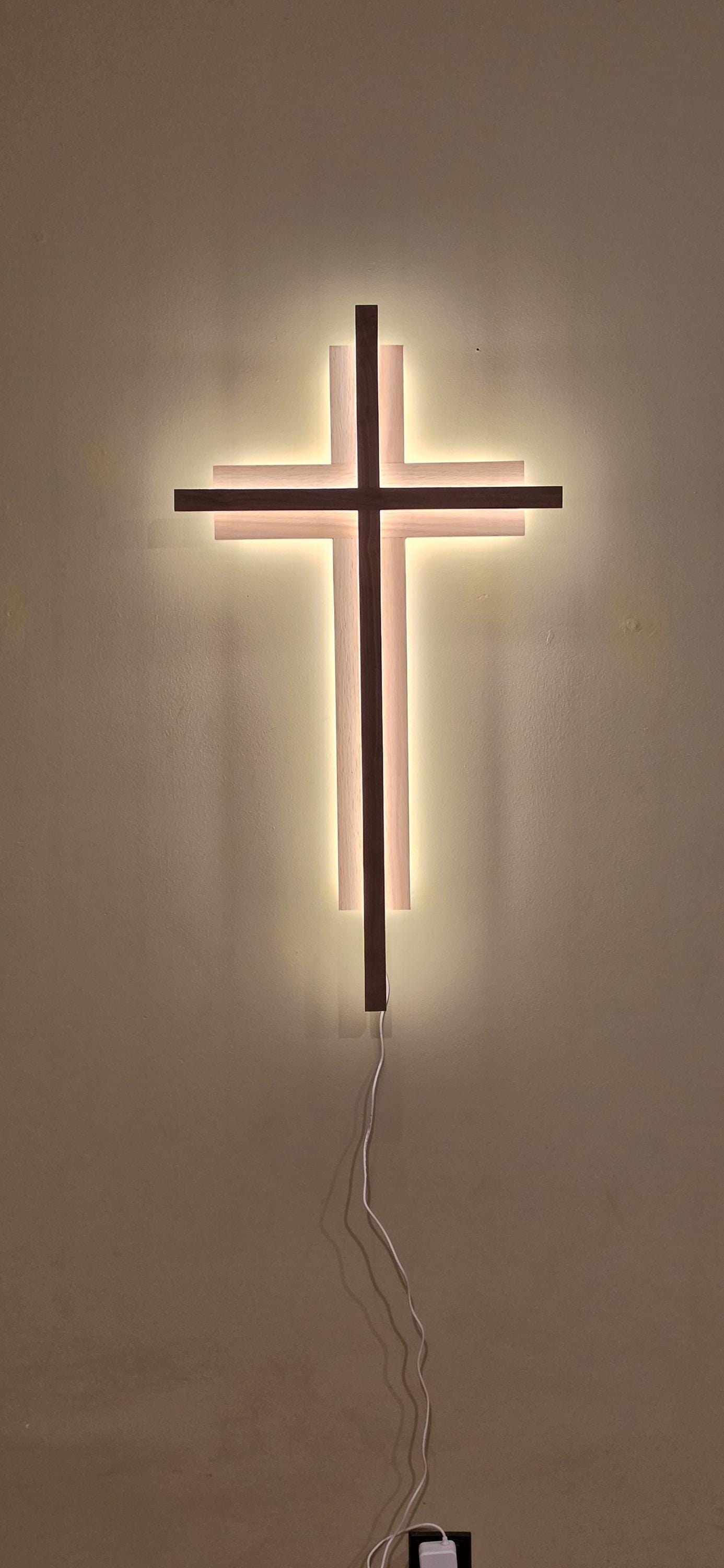 34-inch Trinity Lighted Cross, detail 6