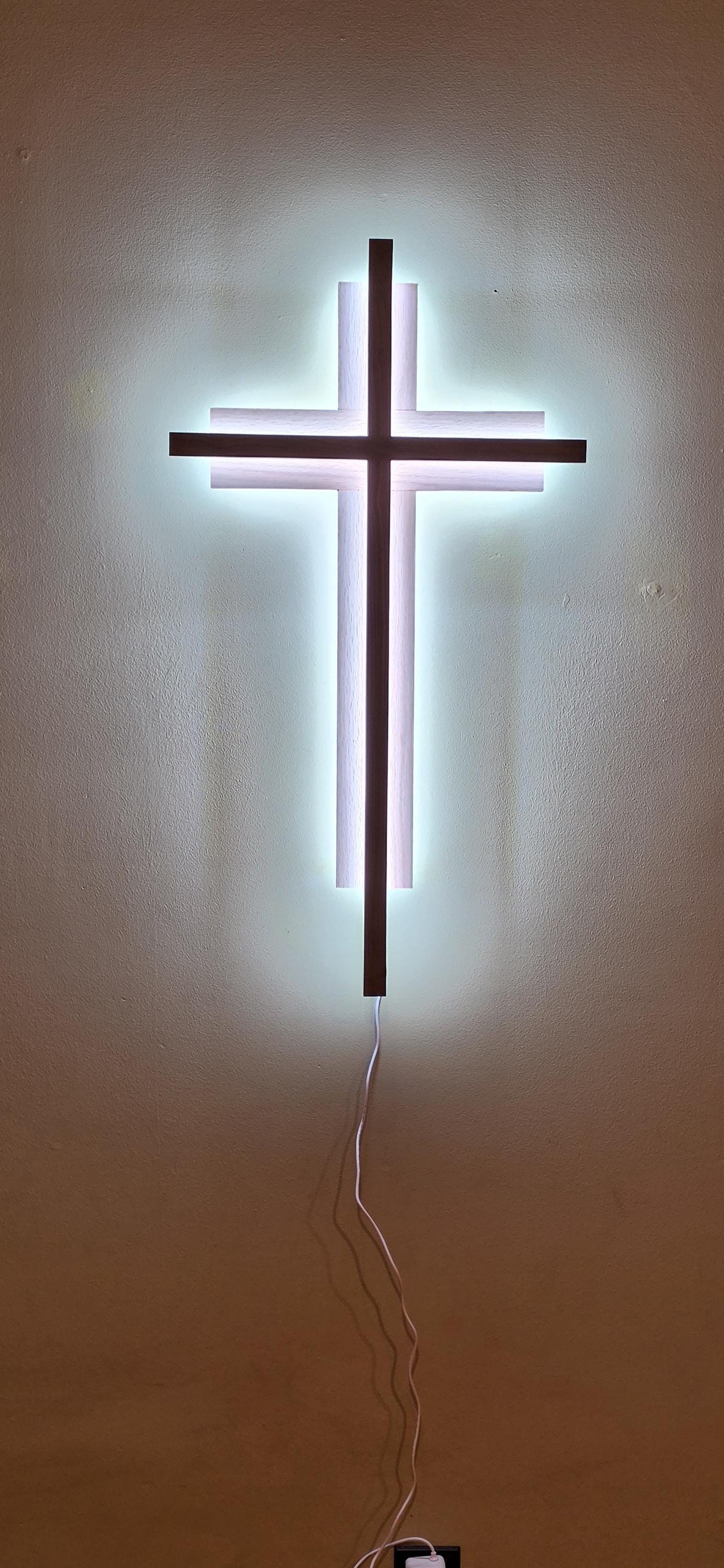 34-inch Trinity Lighted Cross, detail 7