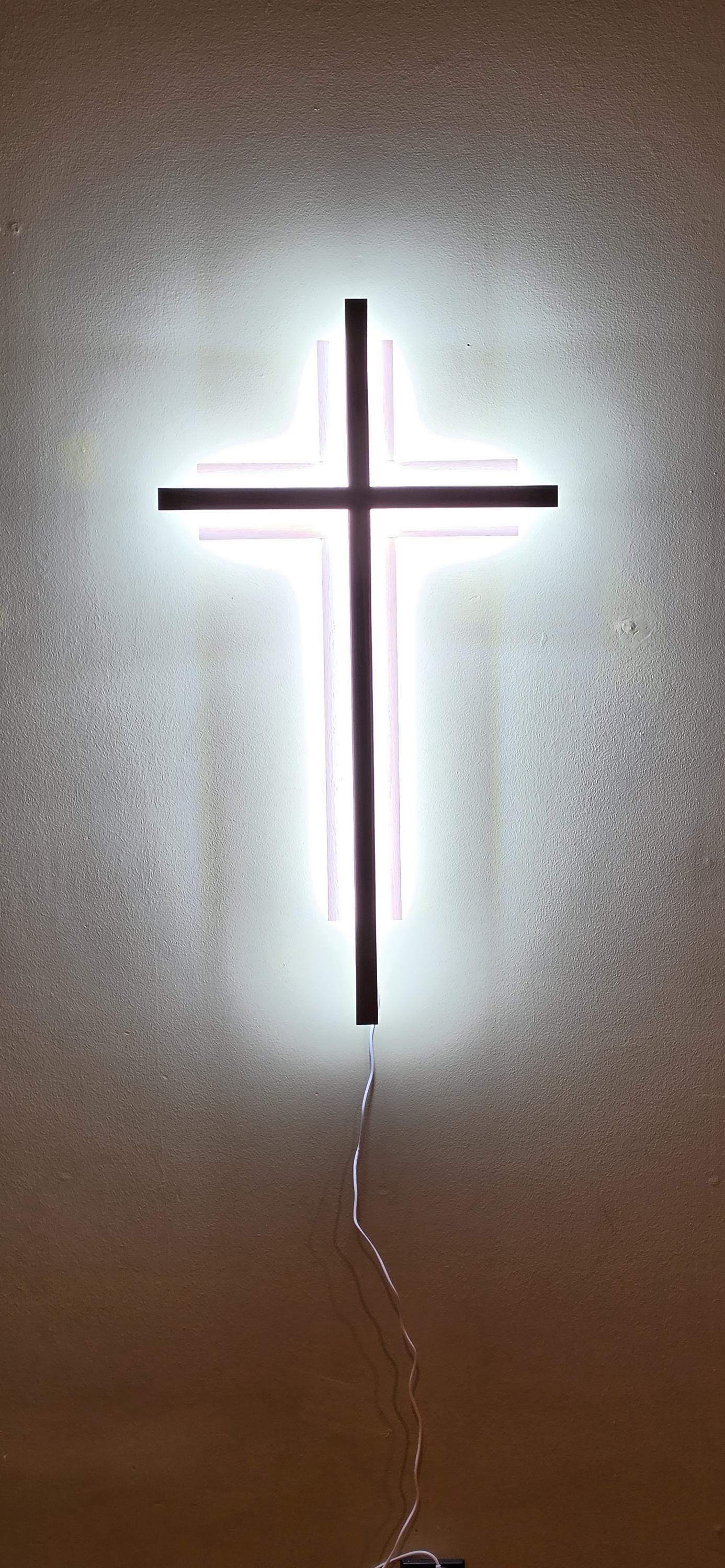 34-inch Trinity Lighted Cross, detail 8