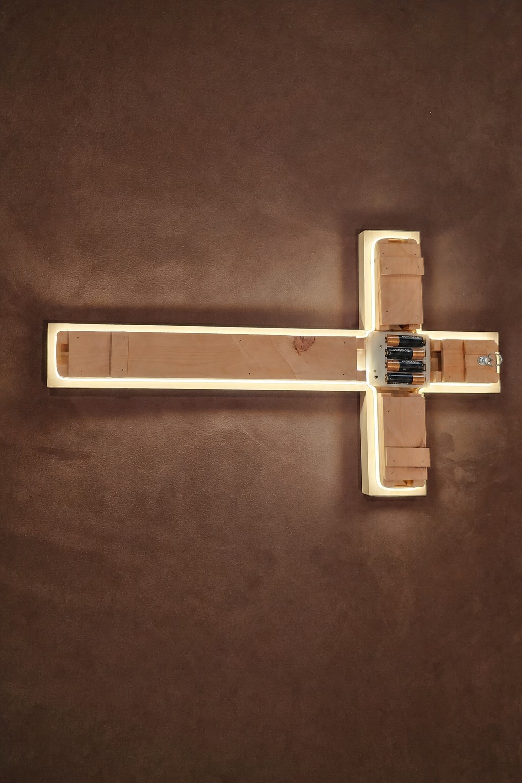 24-inch Lighted Wood Cross, detail 5