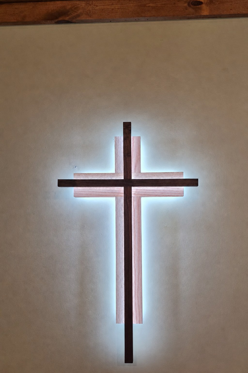 34-inch Trinity Lighted Cross, detail 5
