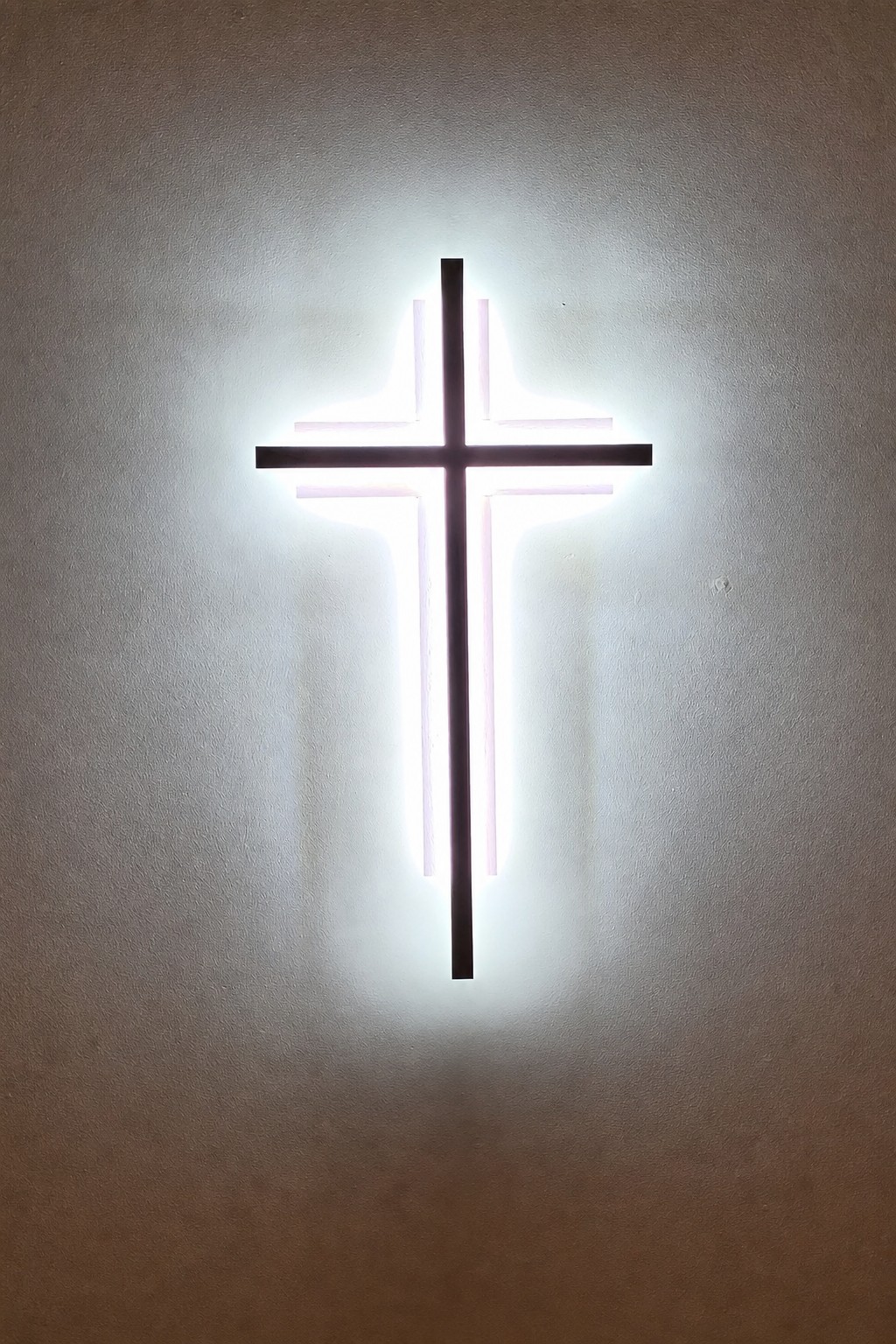 34-inch Trinity Lighted Cross, detail 8