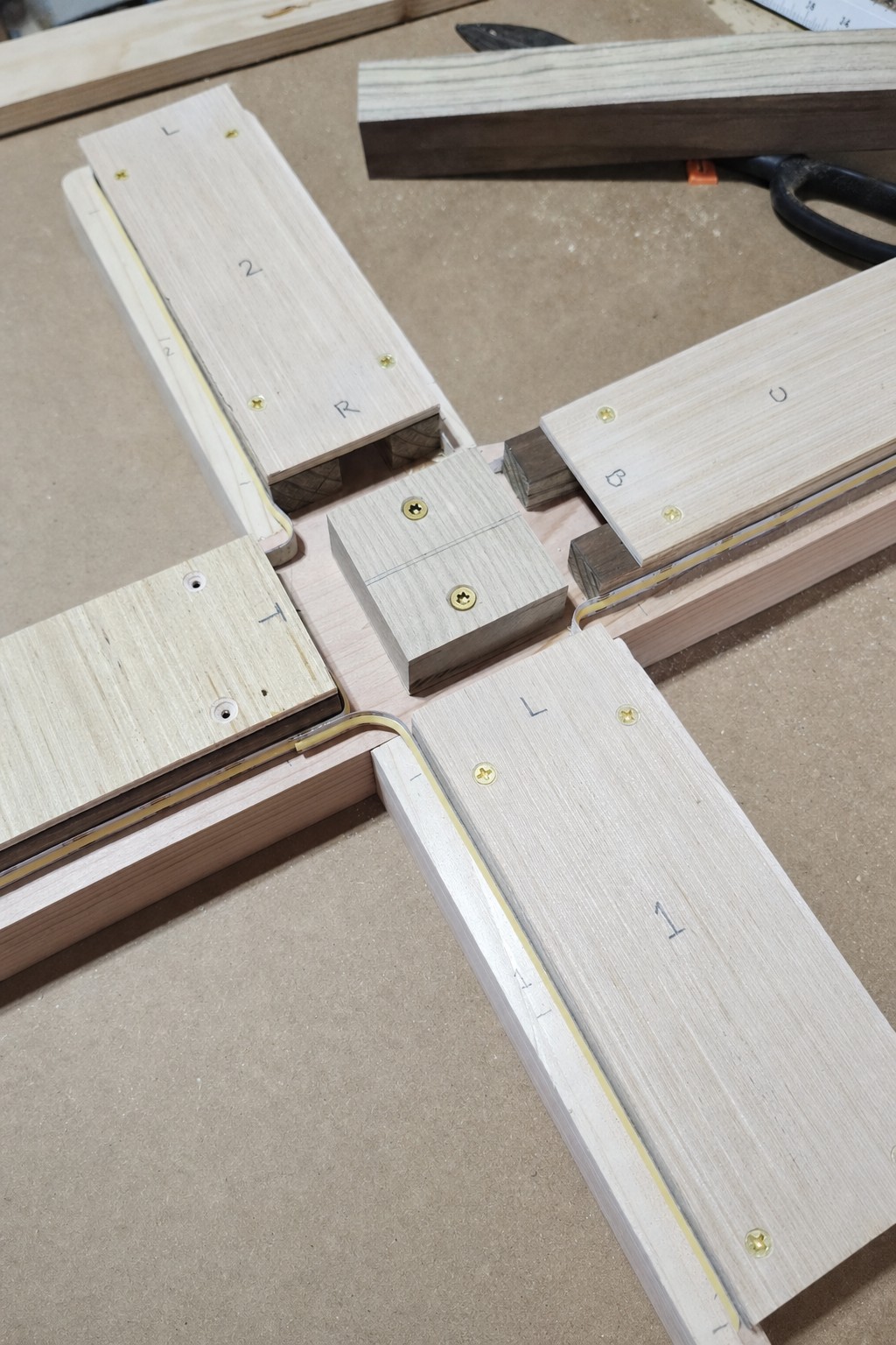 34-inch Trinity Lighted Cross, detail 11