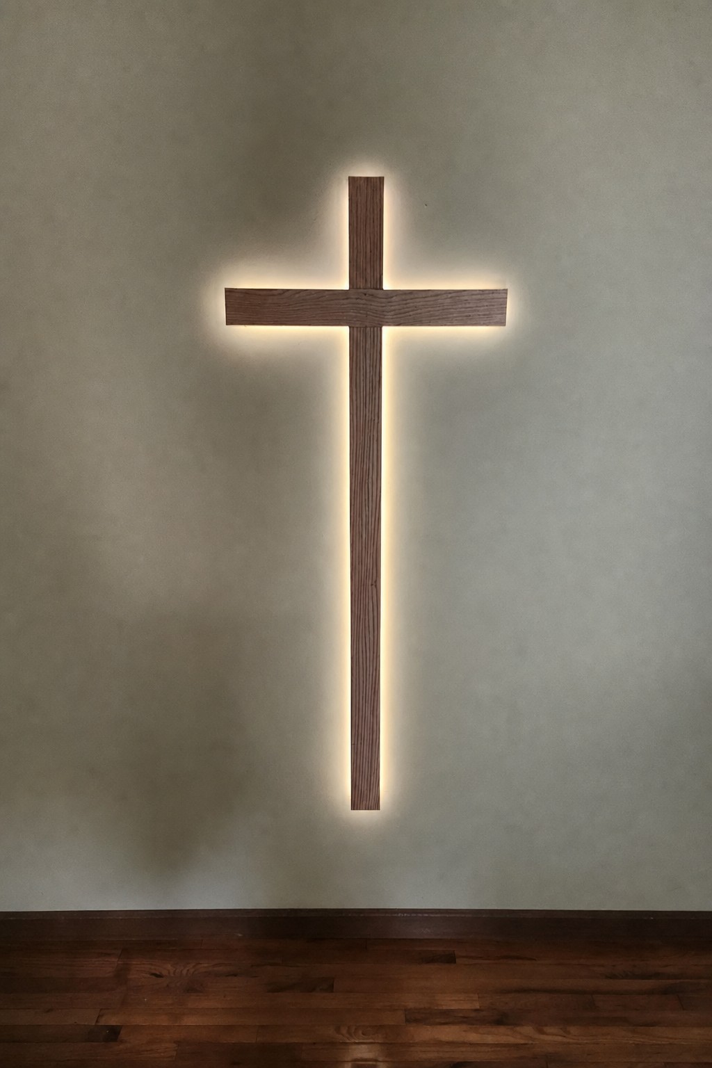 5-foot Backlit Red Oak Cross, view 2