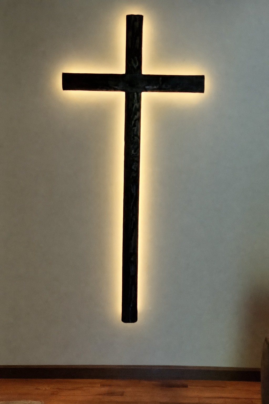 5-foot 6-inch Lighted Wood Cross, view 3