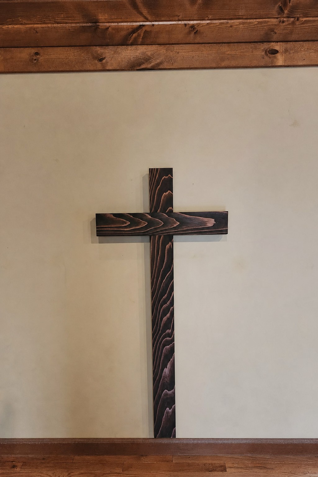 4.5-foot Outdoor Lighted Cross, view 1