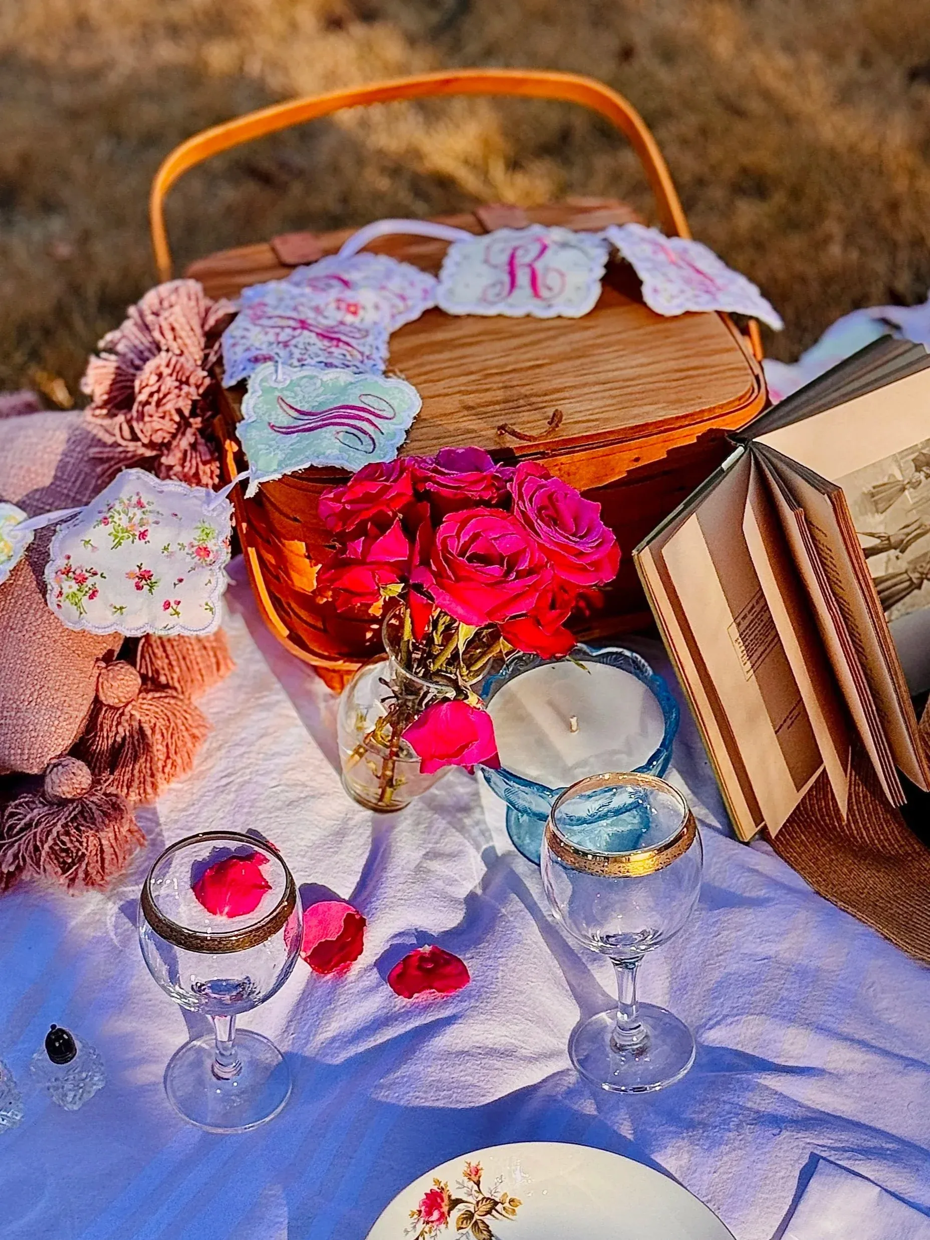Vintage picnic hamper table setting