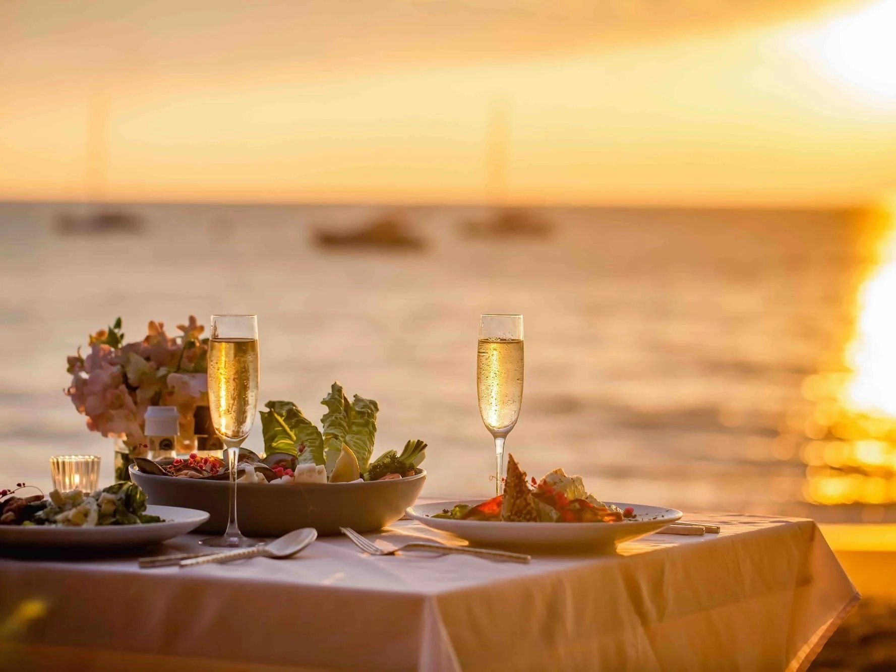 Private honeymoon dinner on the beach in Mexico