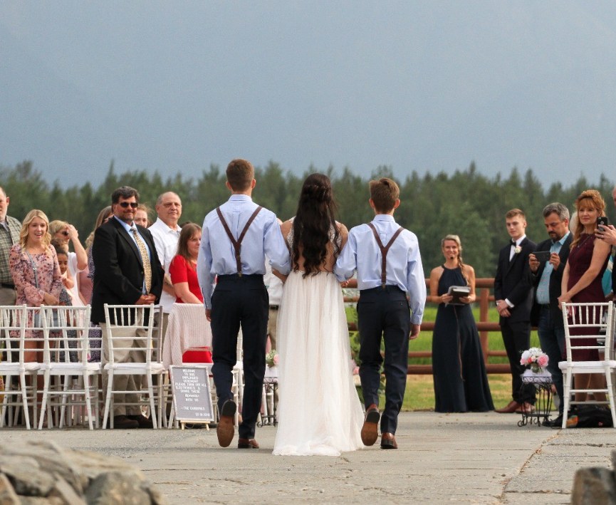 Outdoor wedding ceremony at Hamilton Farms in Palmer