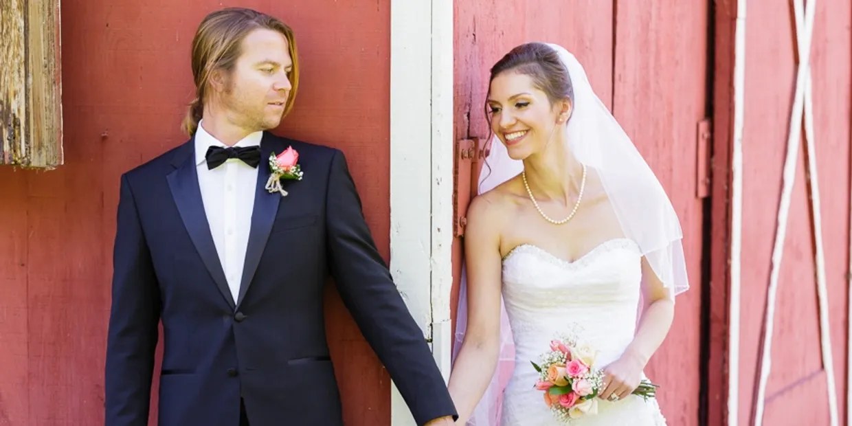 Wedding couple at Solstice Creek Ranch in Wasilla