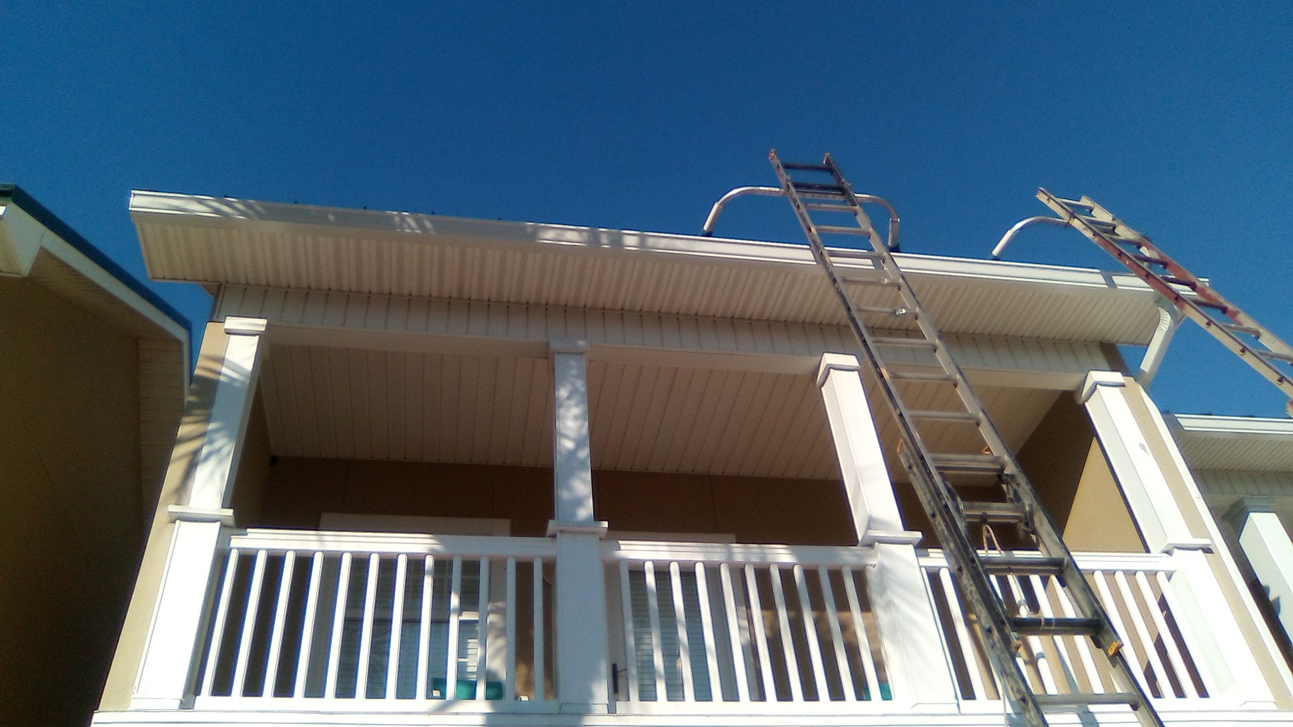 Residential roofline and gutter work