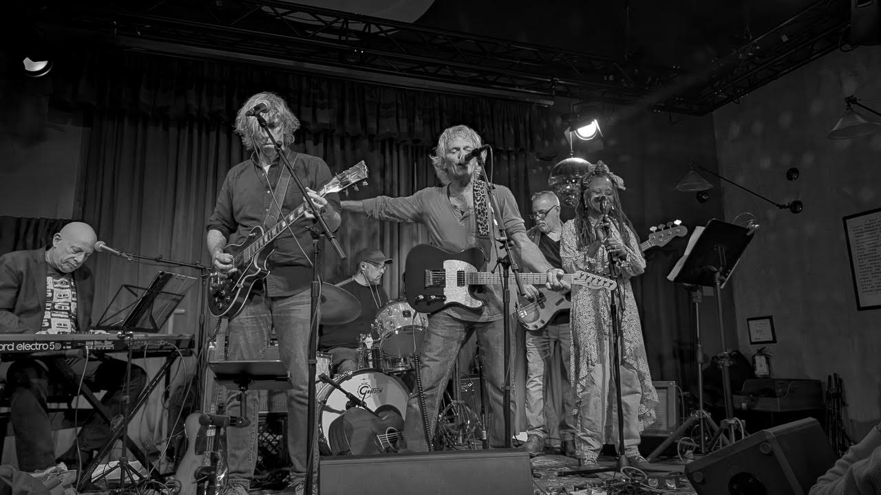 Frank Migliorelli and The Dirt Nappers promotional photo