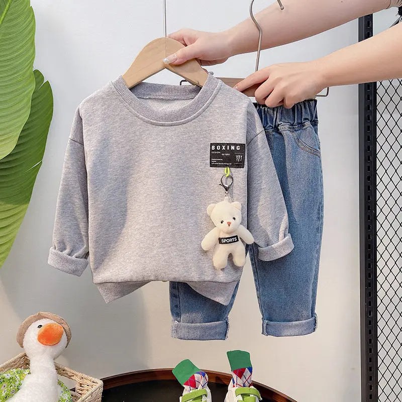 Long-sleeve toddler top and jeans set for comfortable play