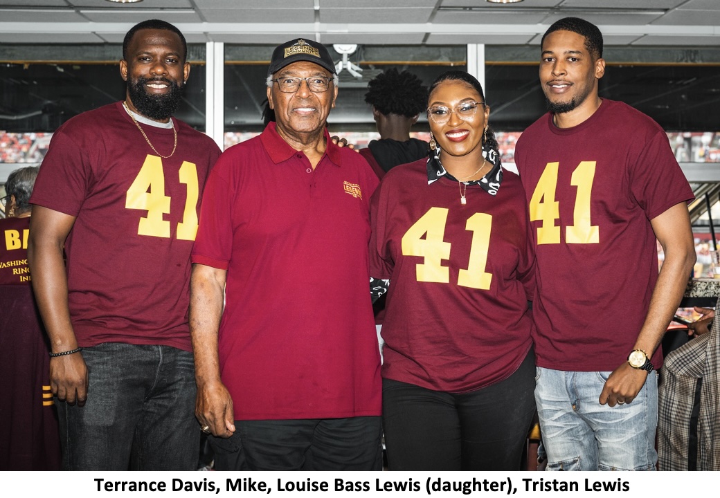Mike Bass at the 2022 Washington Ring of Fame celebration, photo 12