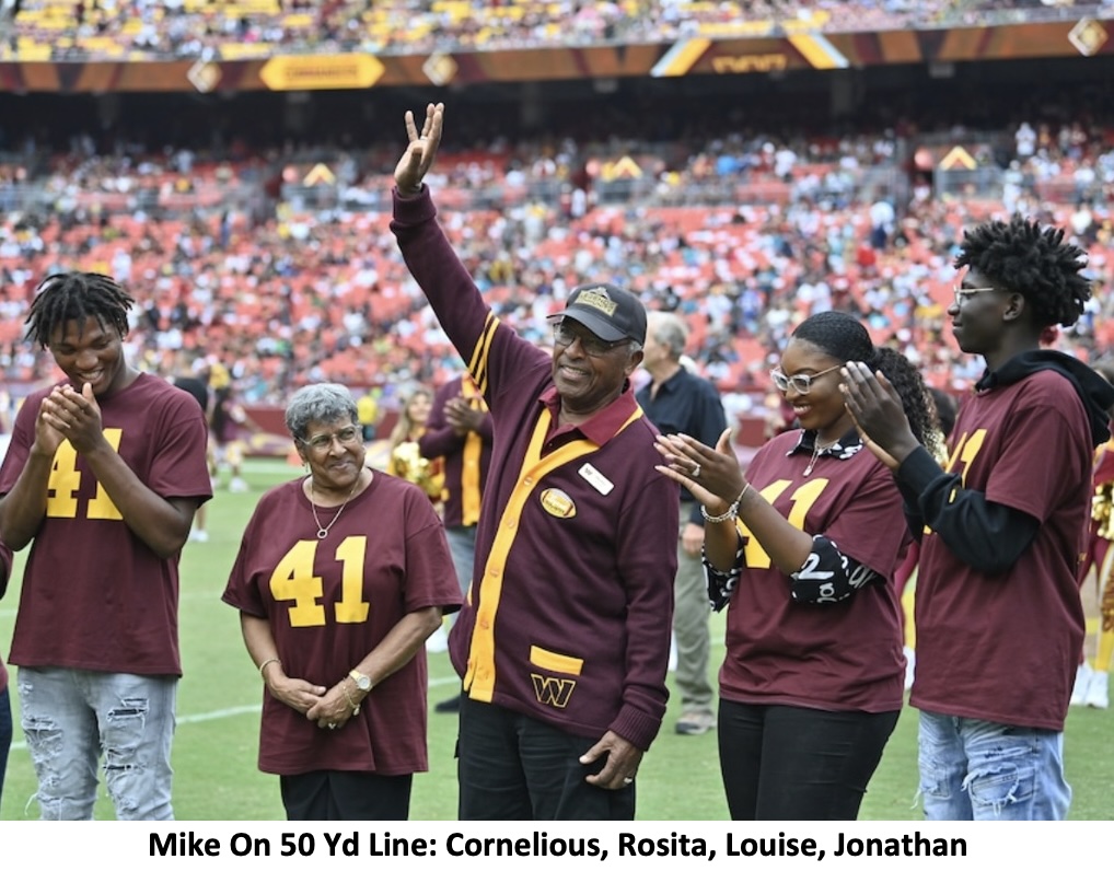 Mike Bass at the 2022 Washington Ring of Fame celebration, photo 16