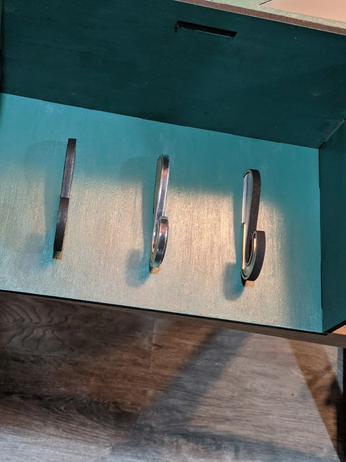 Key holder detail 3