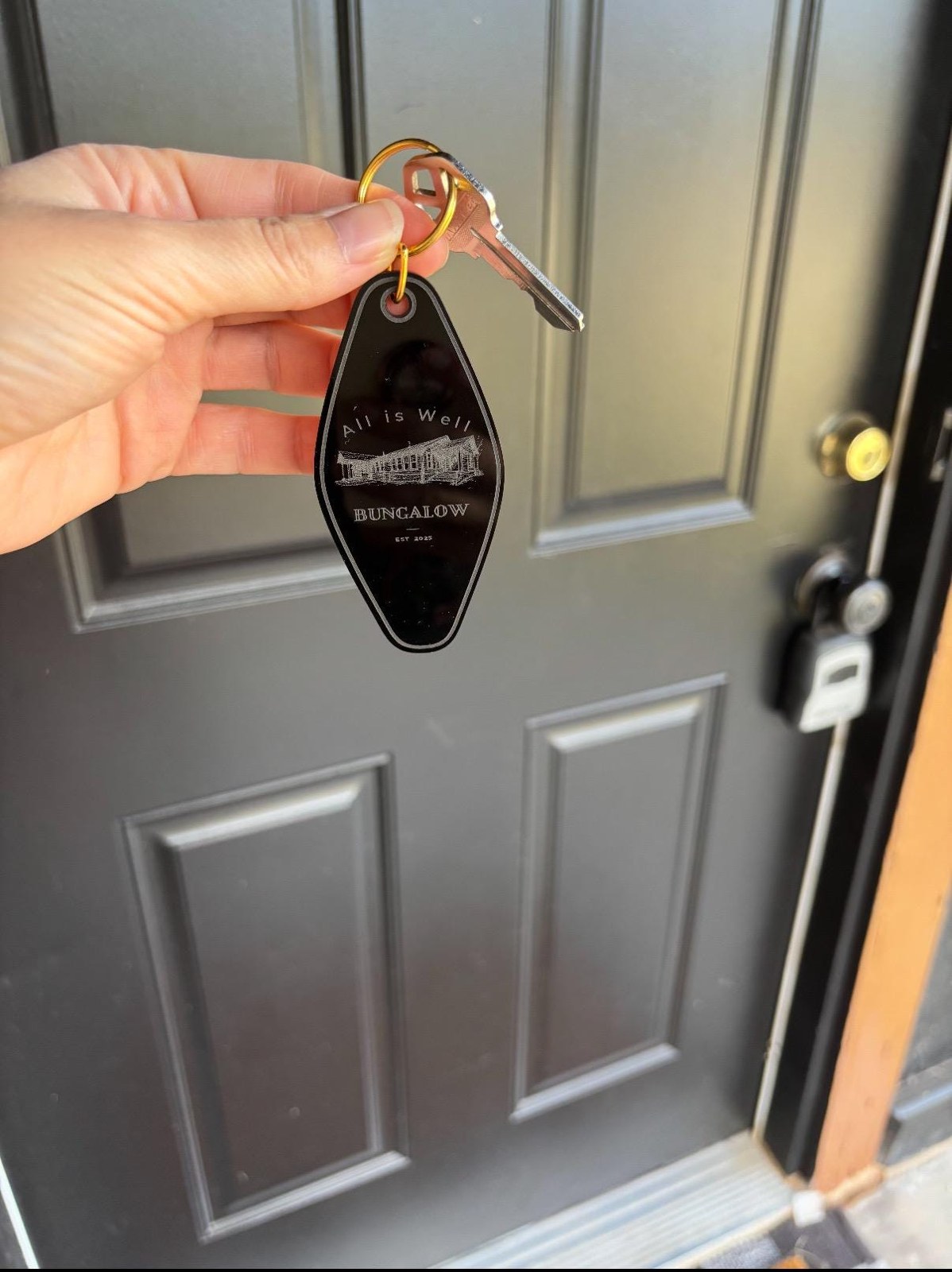 Custom Airbnb Keychain: Personalized Guest Welcome Gift, additional product photo