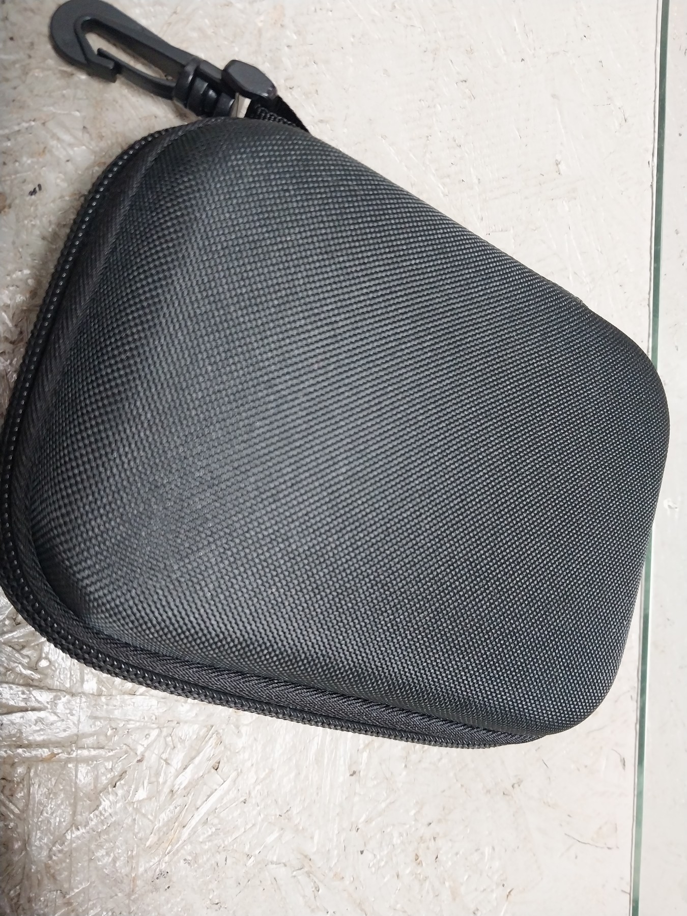 Zippered carrying case for the spinner bait set