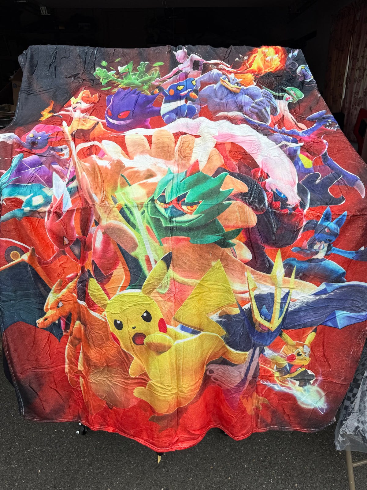Pokémon Character Collage Fleece Throw Blanket – Pikachu & Charizard