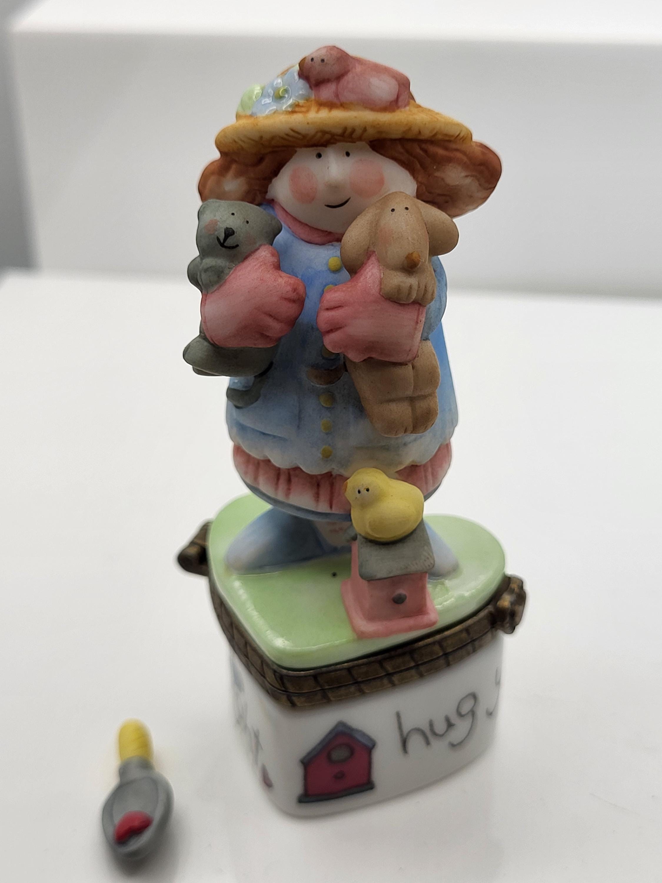 Simple delights by Sue dreamer and friends.Hug your friends trinket box with shovel trinket. Made by Midwest of Cannon Falls. view 6