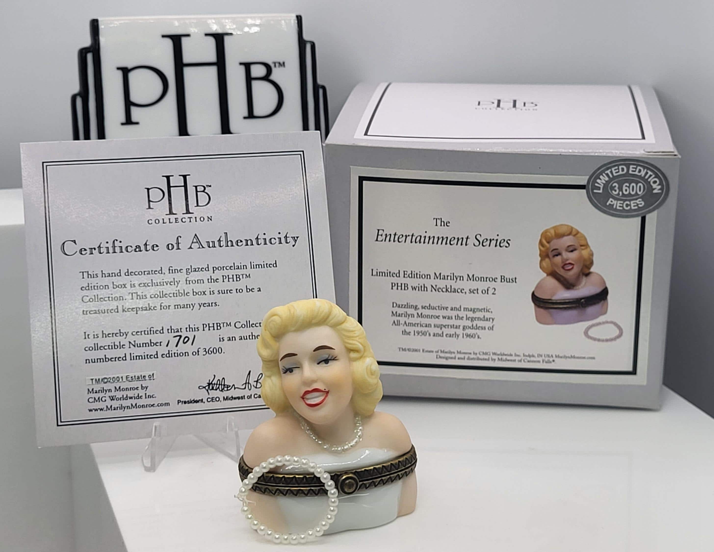 Marilyn Monroe bust porcelain hinged trinket box with pearl necklace trinket.