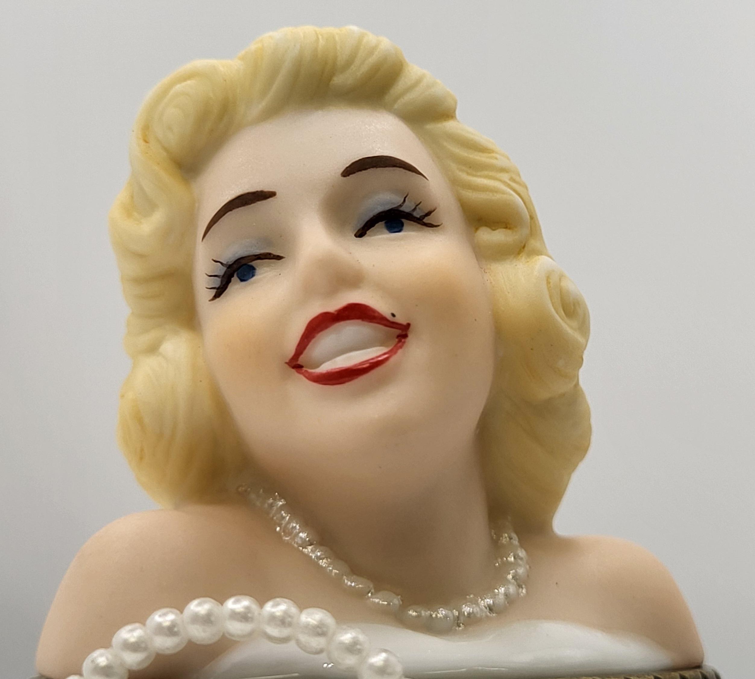 Marilyn Monroe bust porcelain hinged trinket box with pearl necklace trinket. view 3