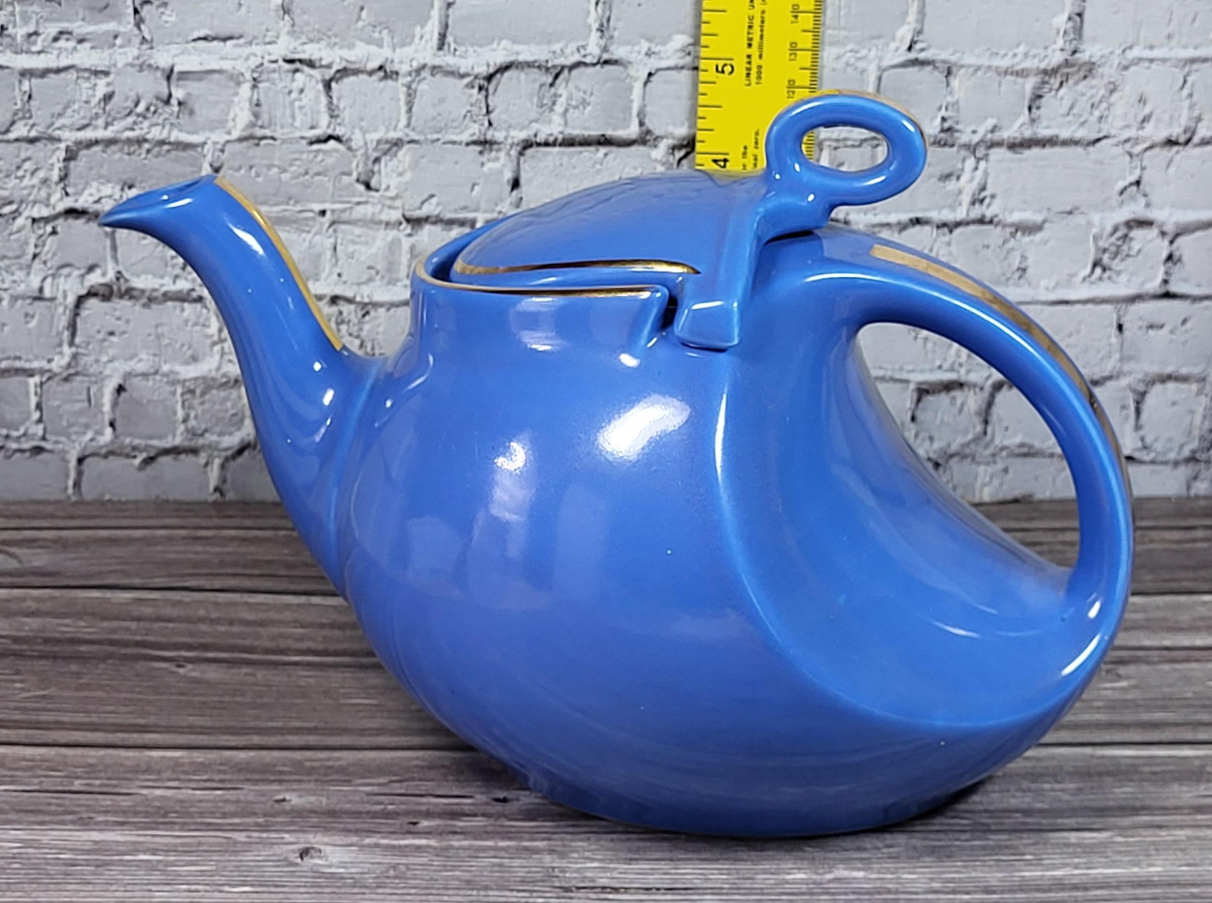 Vintage hall art deco periwinkle blue hook lid streamline teapot from the 30s-40s