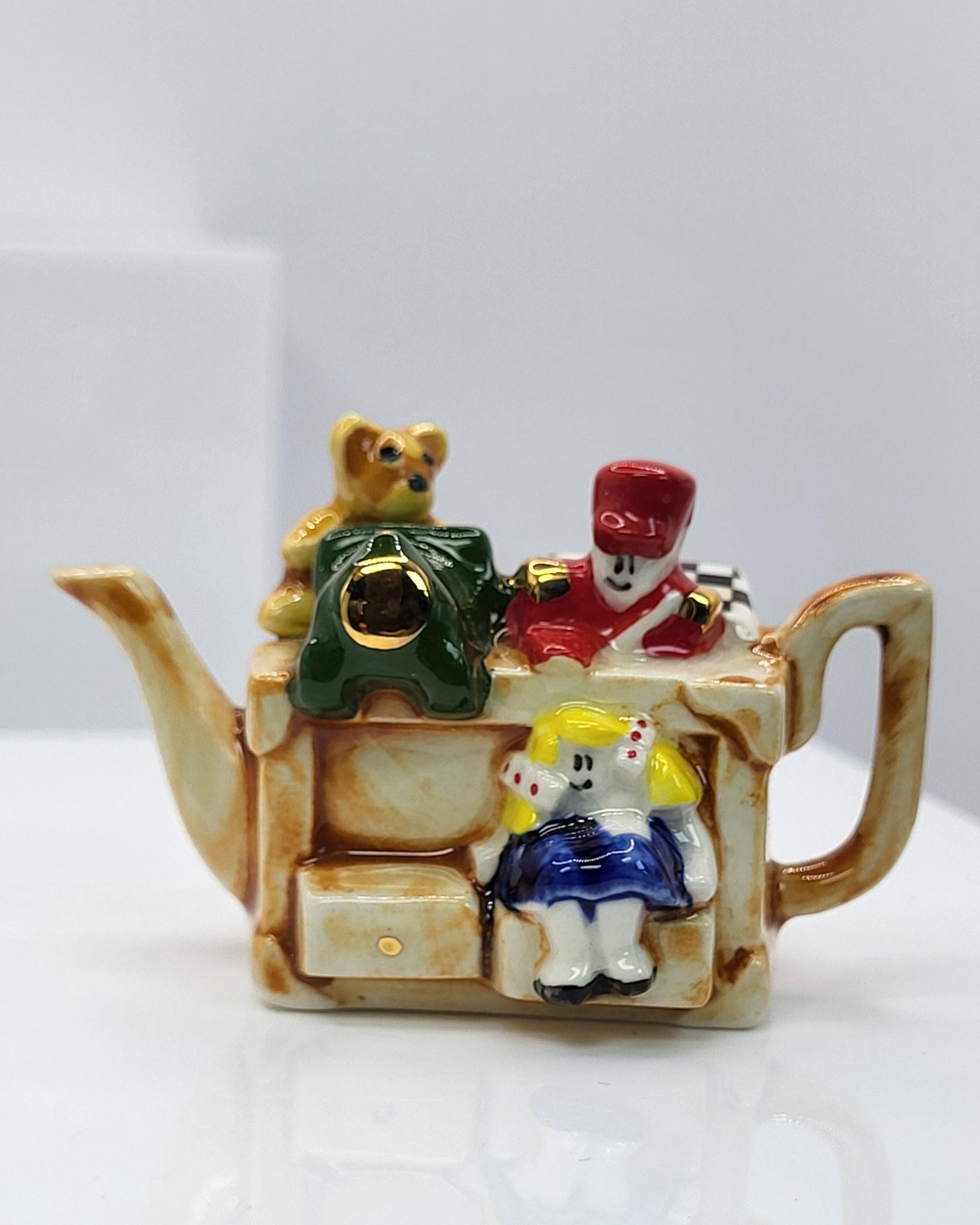 Paul Cardew Tiny Teapots Toy Box Porcelain Collector's Item. view 2