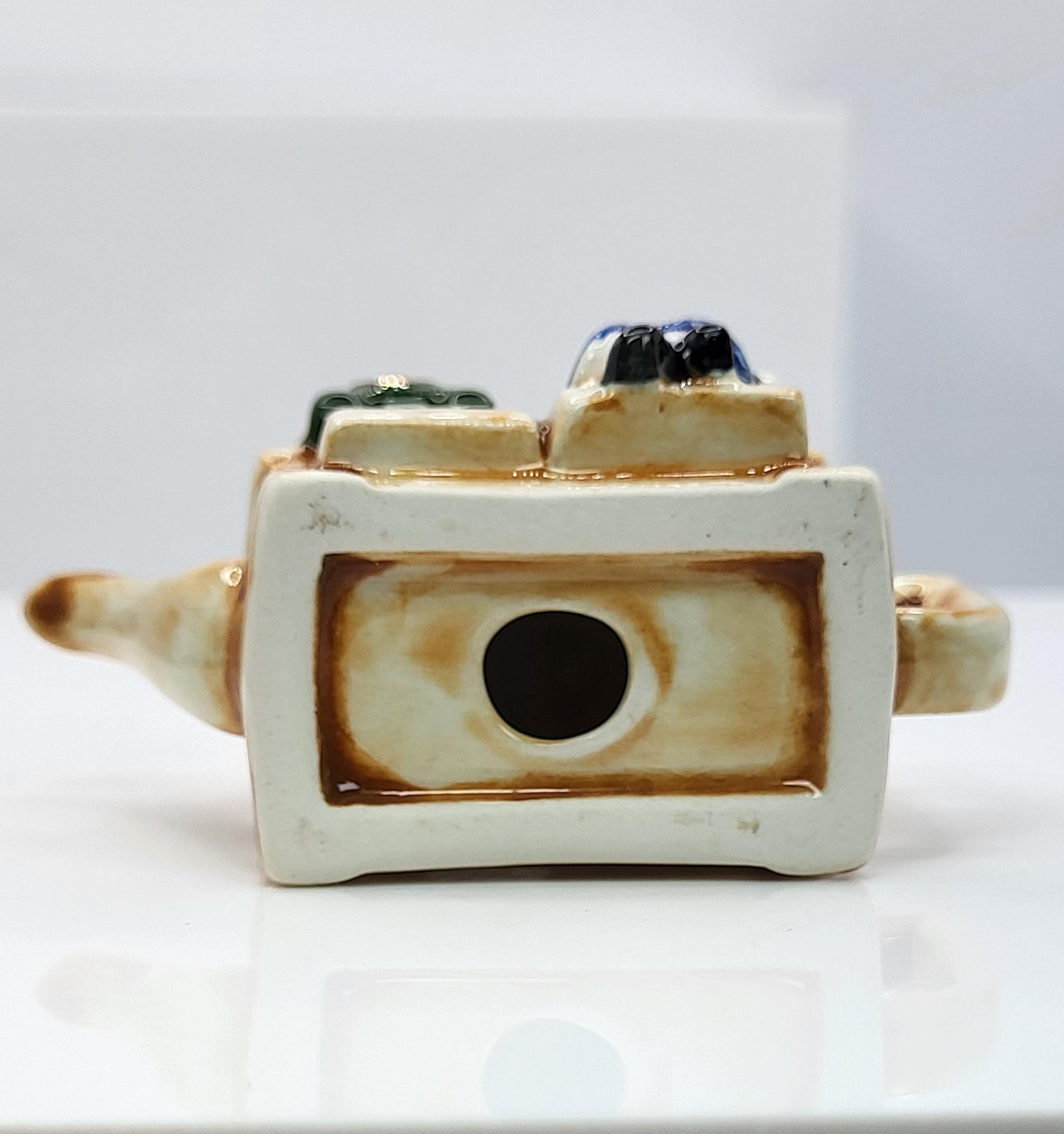Paul Cardew Tiny Teapots Toy Box Porcelain Collector's Item. view 7
