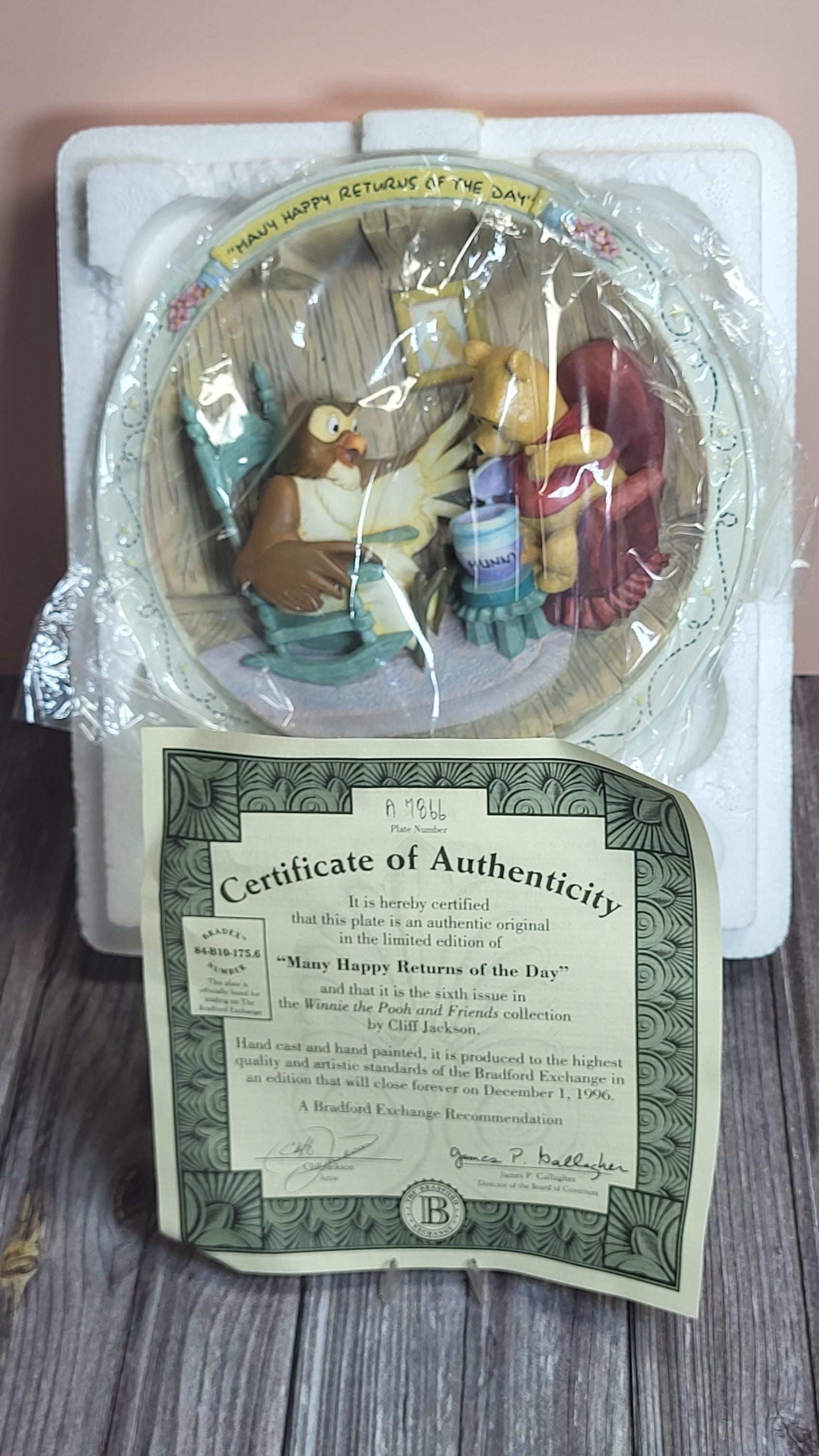 Bradford Exchange Winnie the Pooh "Many Happy Returns of the Day" Collector Plate