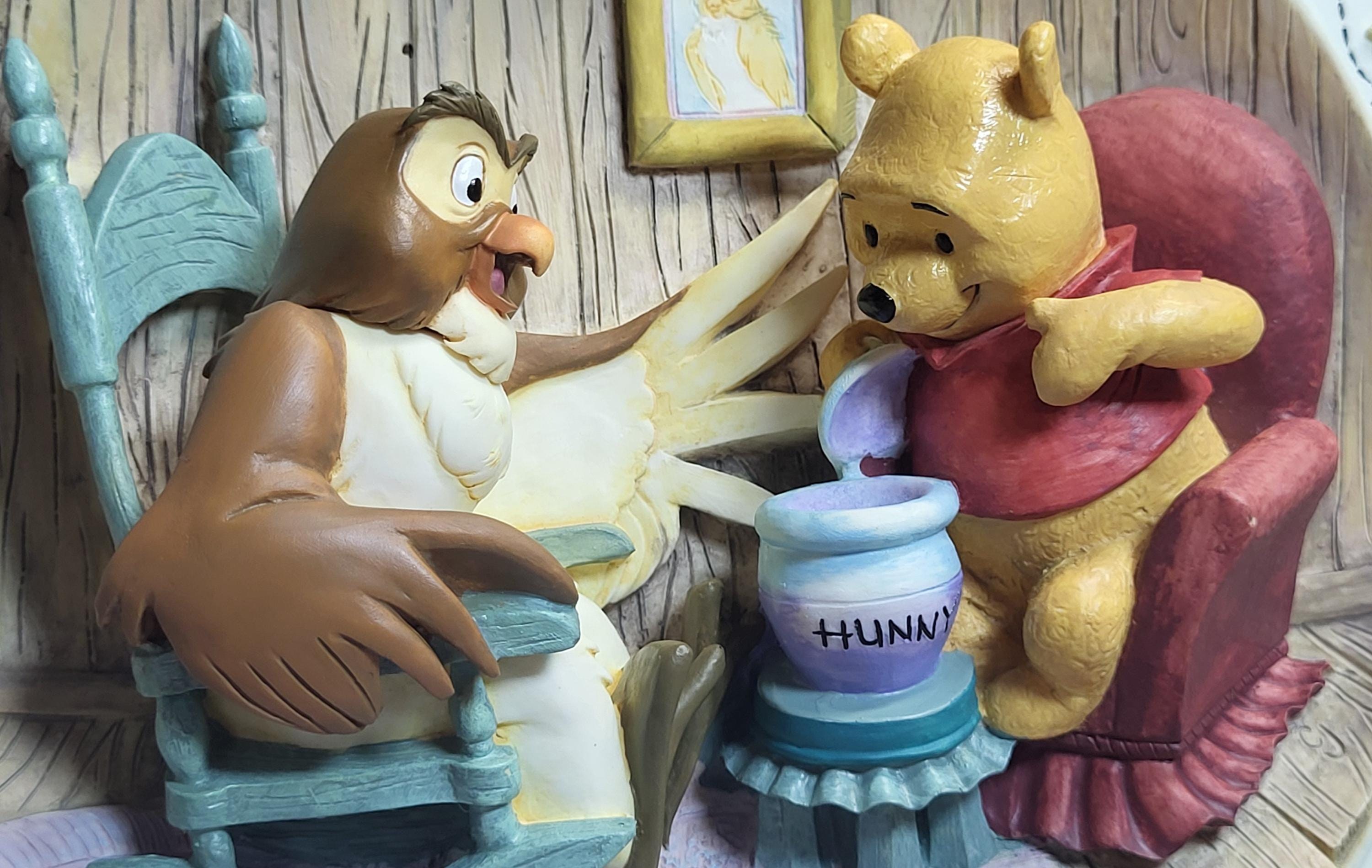 Bradford Exchange Winnie the Pooh "Many Happy Returns of the Day" Collector Plate view 5