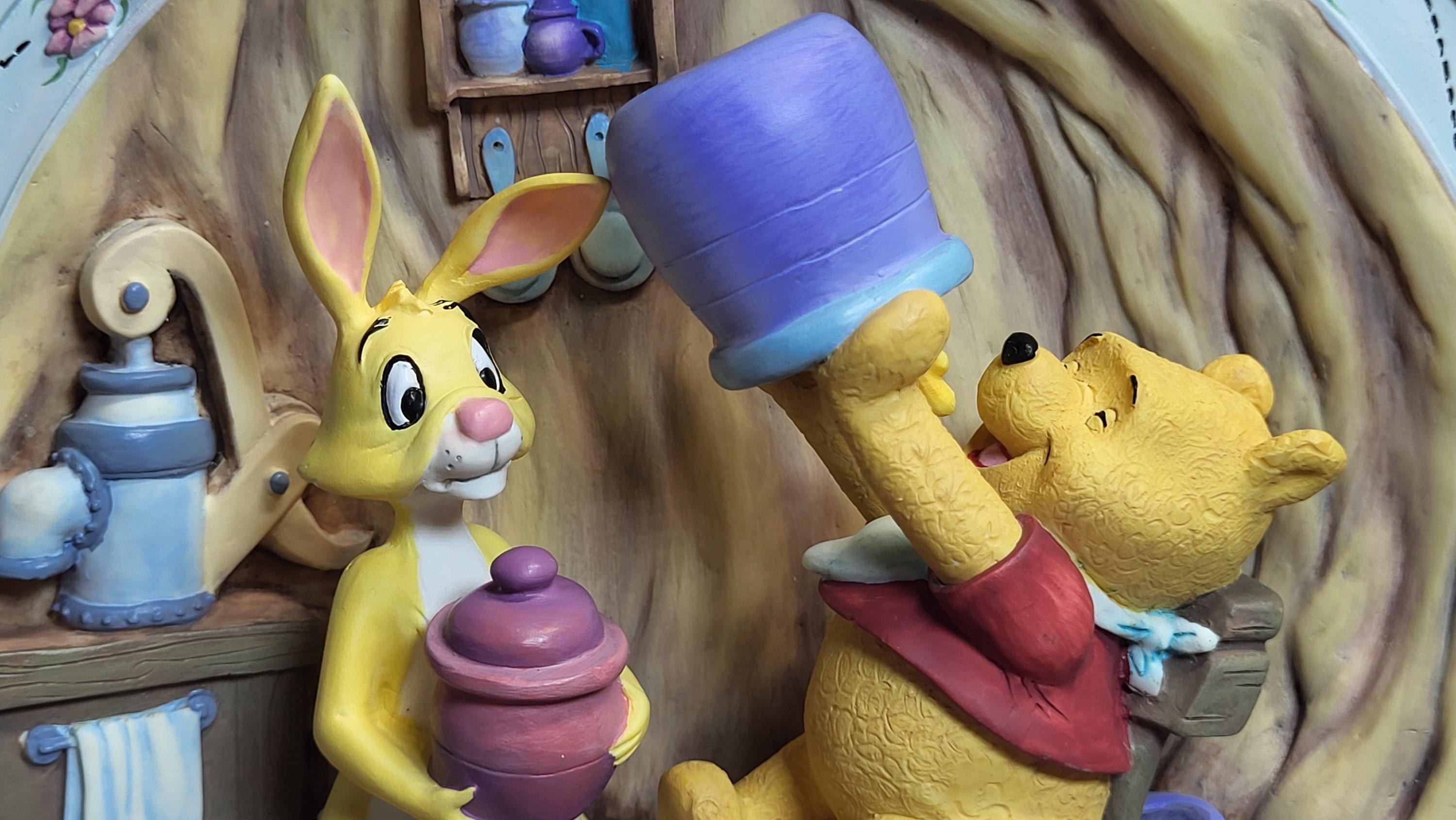 Bradford Exchange Winnie the Pooh "Rumbly in My Tumbly" 3D Collector Plate - 1996 Release - Original Packaging (No COA). view 5