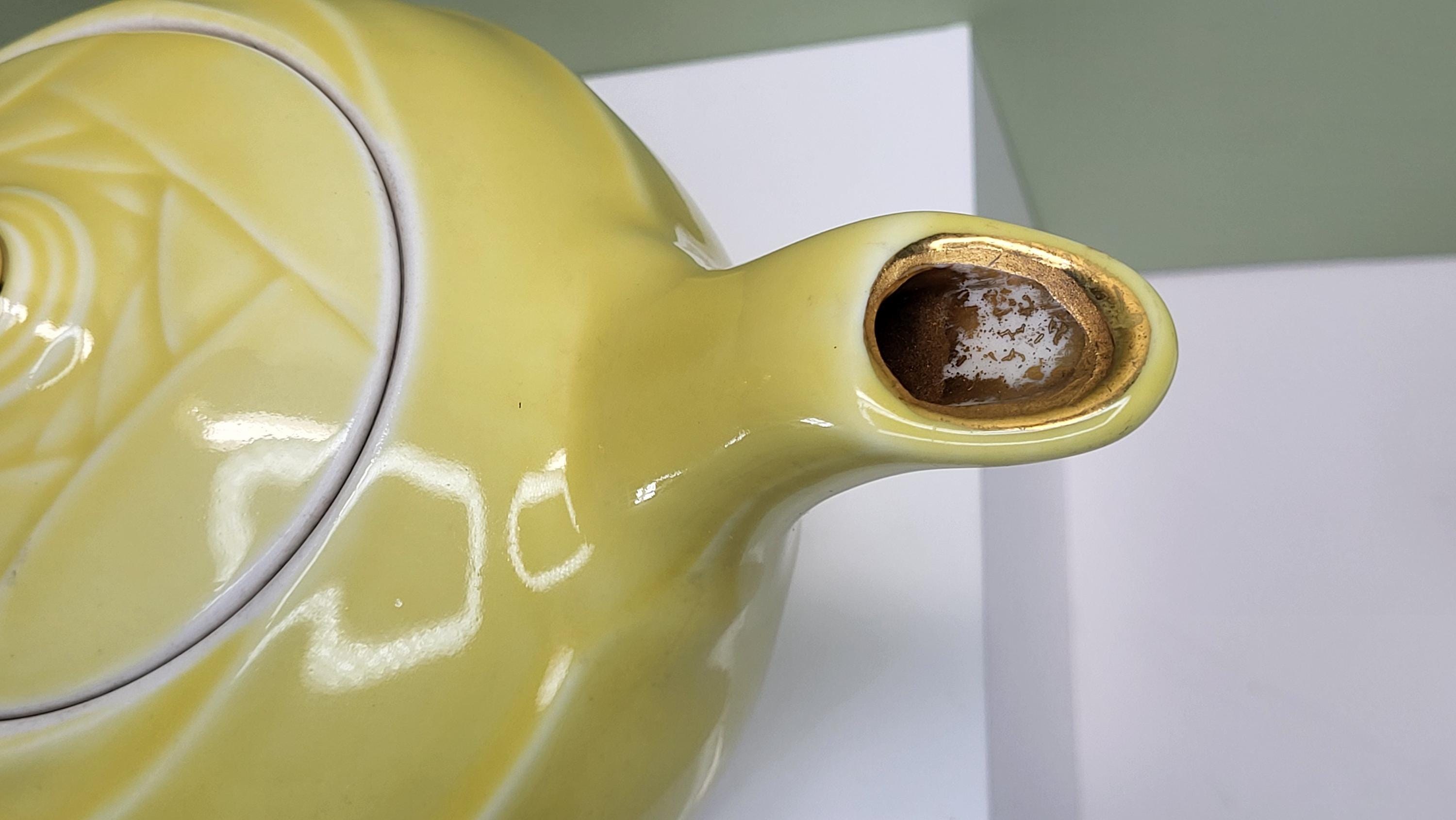 Vintage Hall China Teapot view 3