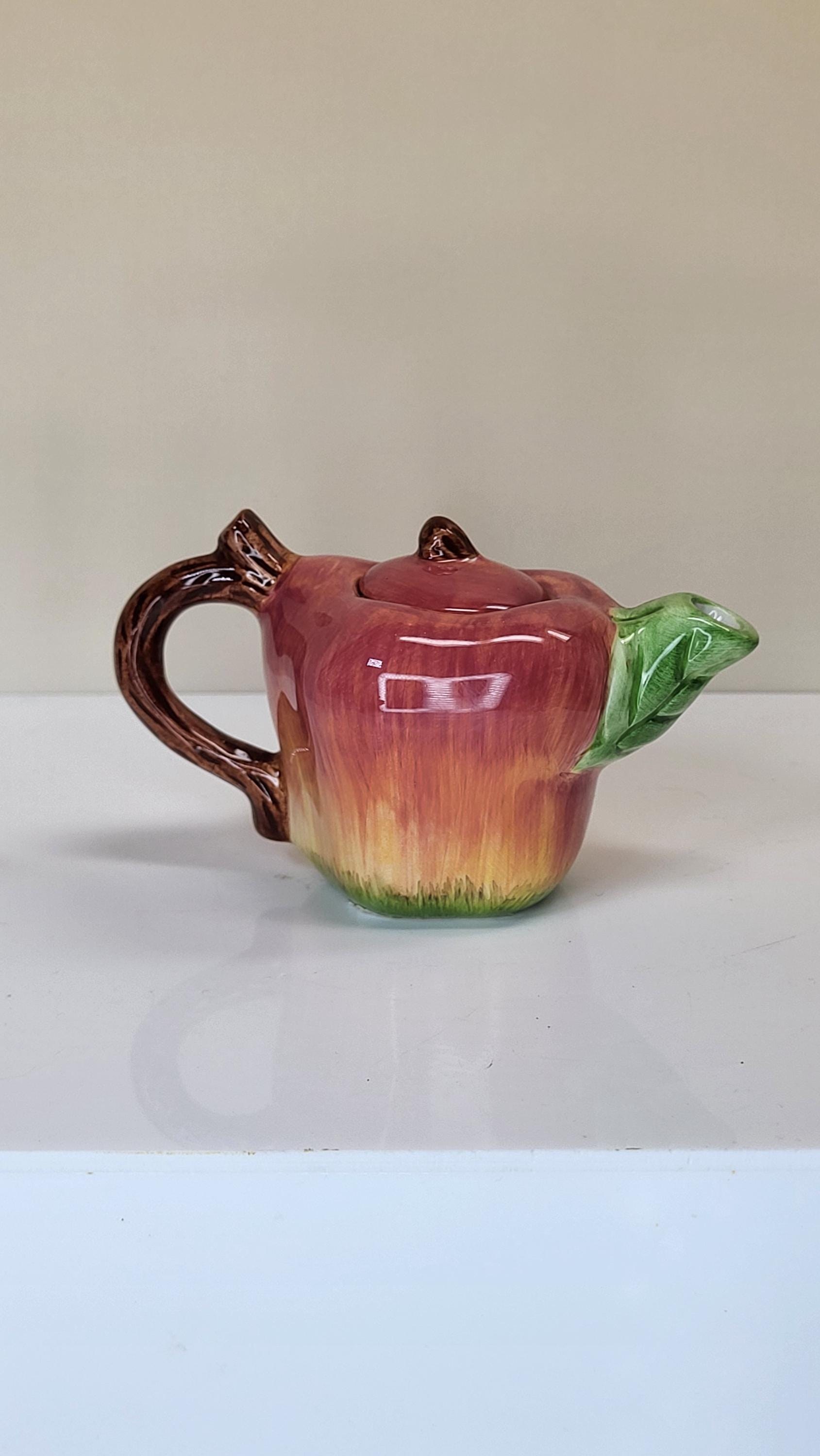 Rare Vintage Kevins Gift Shoppe Apple Teapot