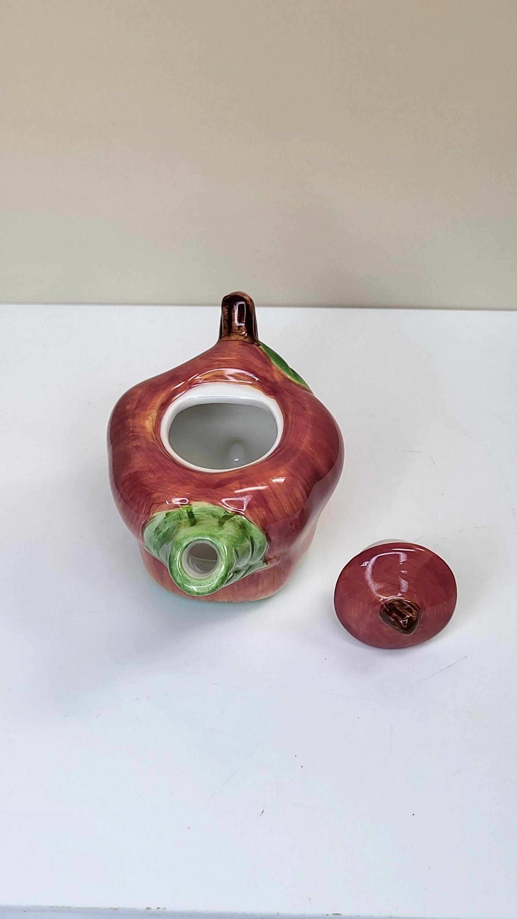 Rare Vintage Kevins Gift Shoppe Apple Teapot view 4