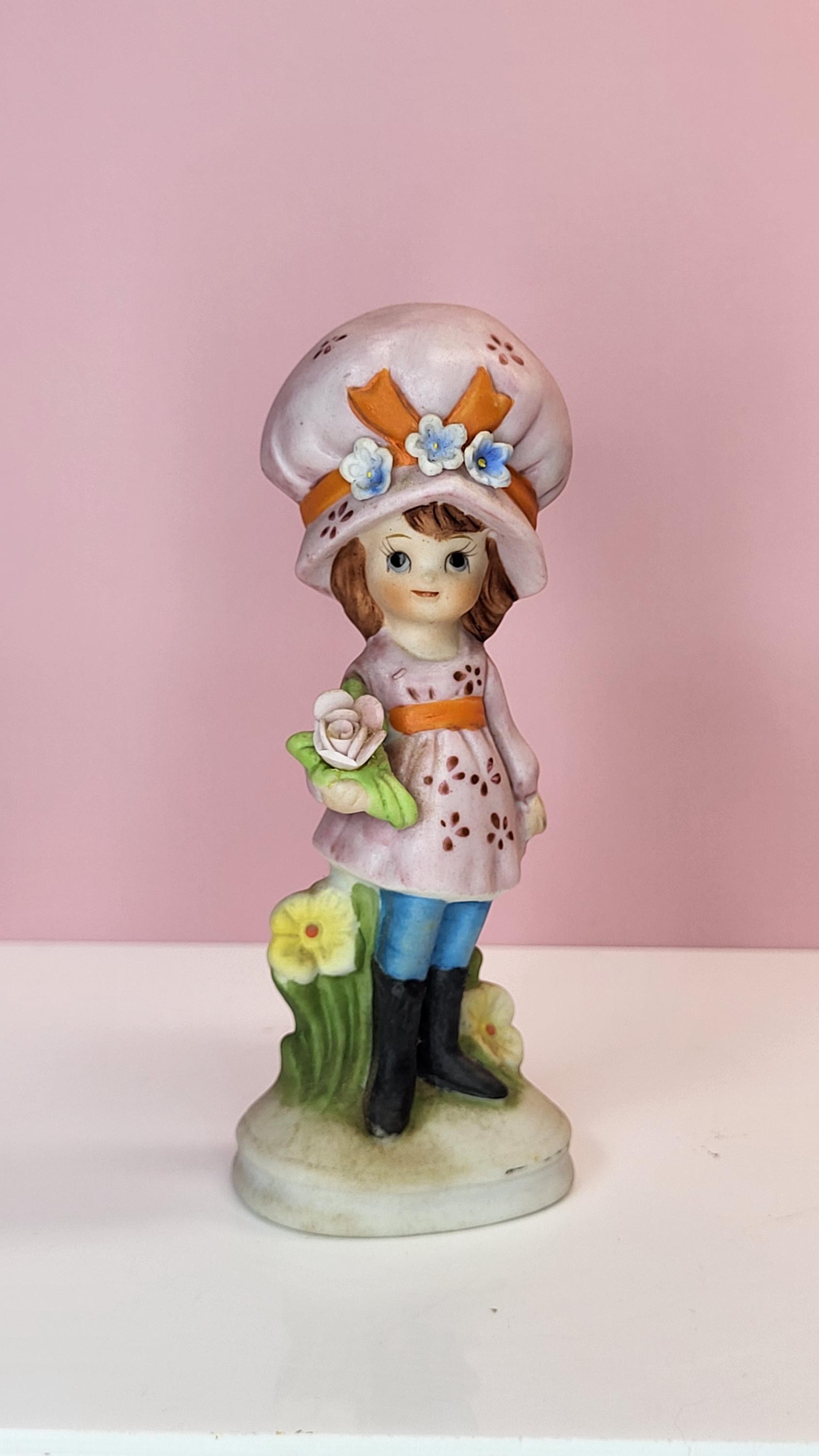 Vintage Holly Hobbie Napcoware Figurine Girl with Pink Bonnet and Flowers, Model C8820, Made in Japan, 1970s, Perfect Condition, 4.5" Tall