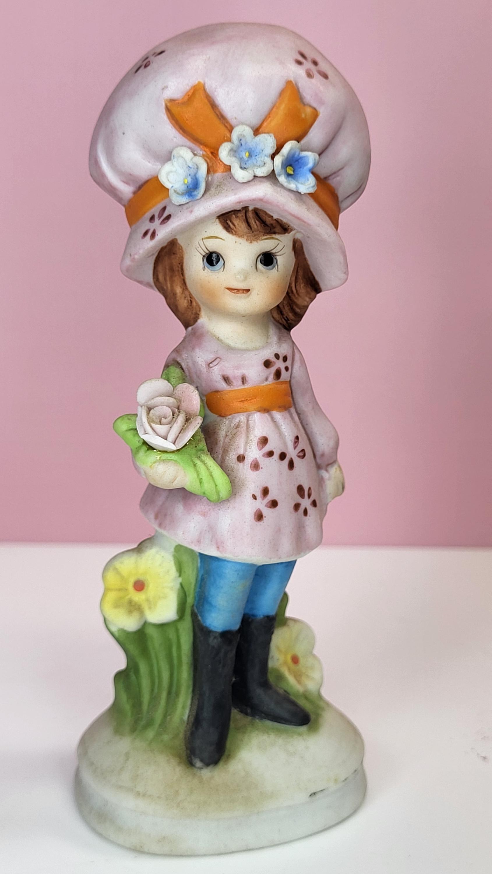 Vintage Holly Hobbie Napcoware Figurine Girl with Pink Bonnet and Flowers, Model C8820, Made in Japan, 1970s, Perfect Condition, 4.5" Tall view 2