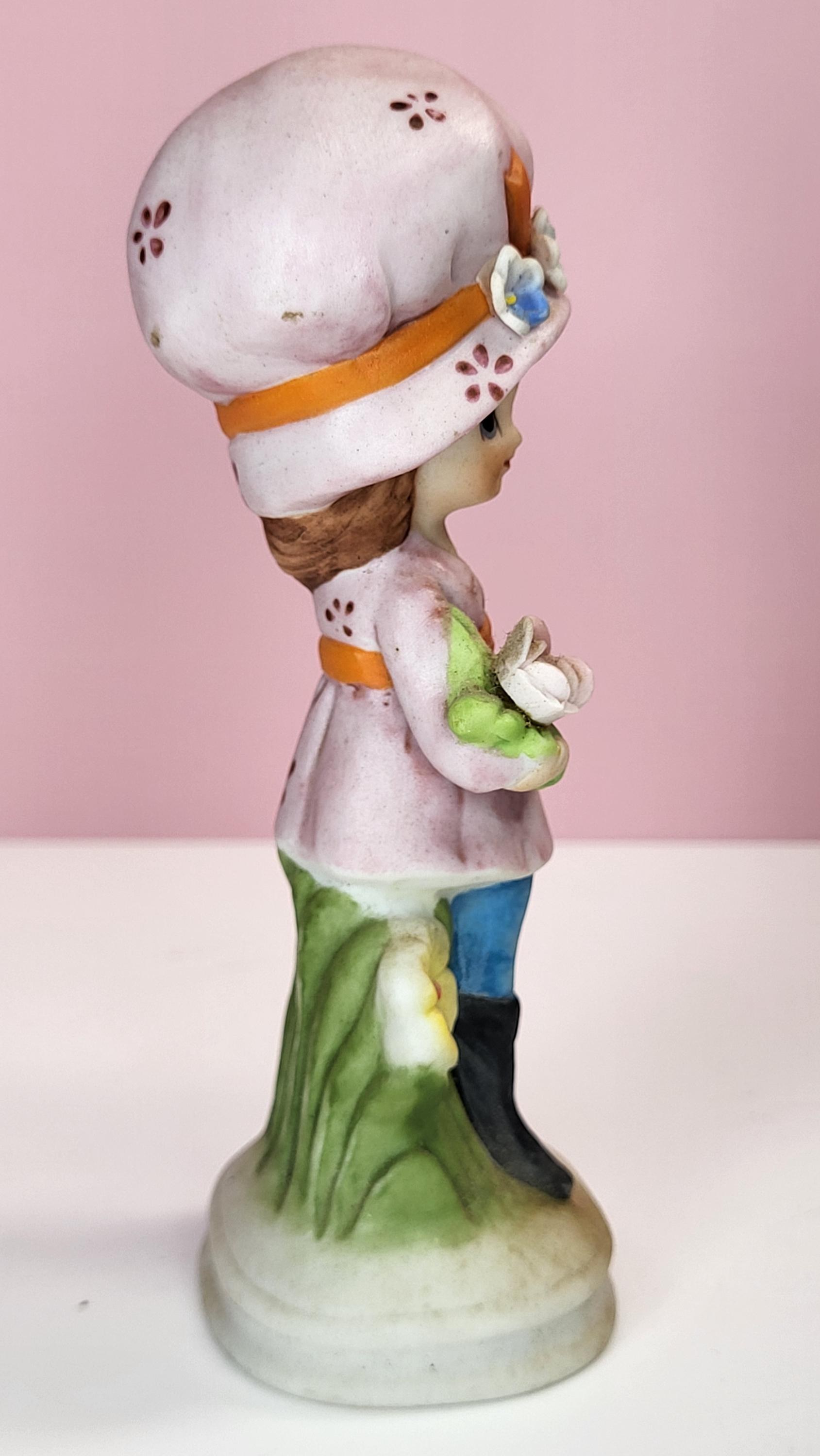 Vintage Holly Hobbie Napcoware Figurine Girl with Pink Bonnet and Flowers, Model C8820, Made in Japan, 1970s, Perfect Condition, 4.5" Tall view 6