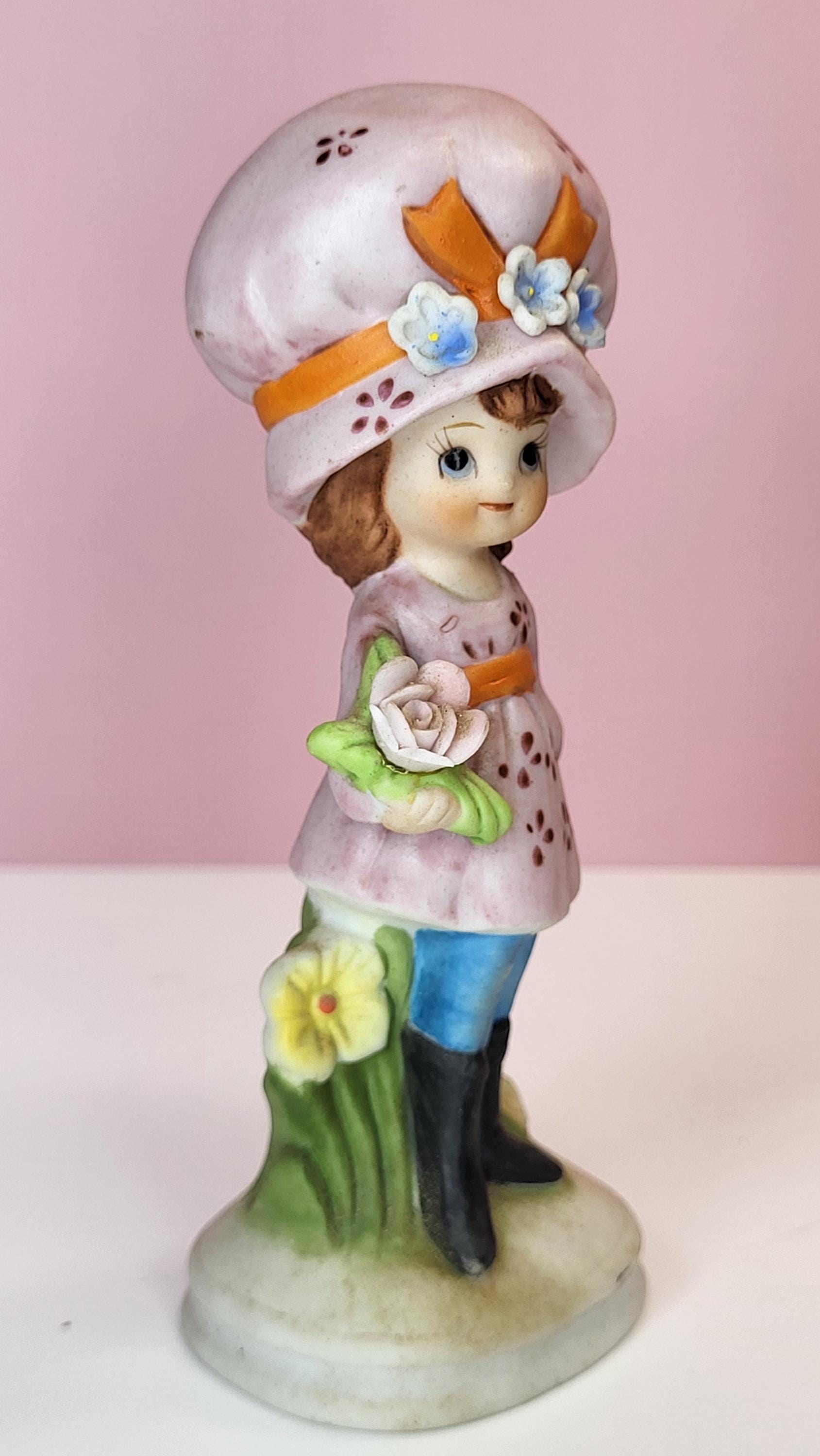 Vintage Holly Hobbie Napcoware Figurine Girl with Pink Bonnet and Flowers, Model C8820, Made in Japan, 1970s, Perfect Condition, 4.5" Tall view 7