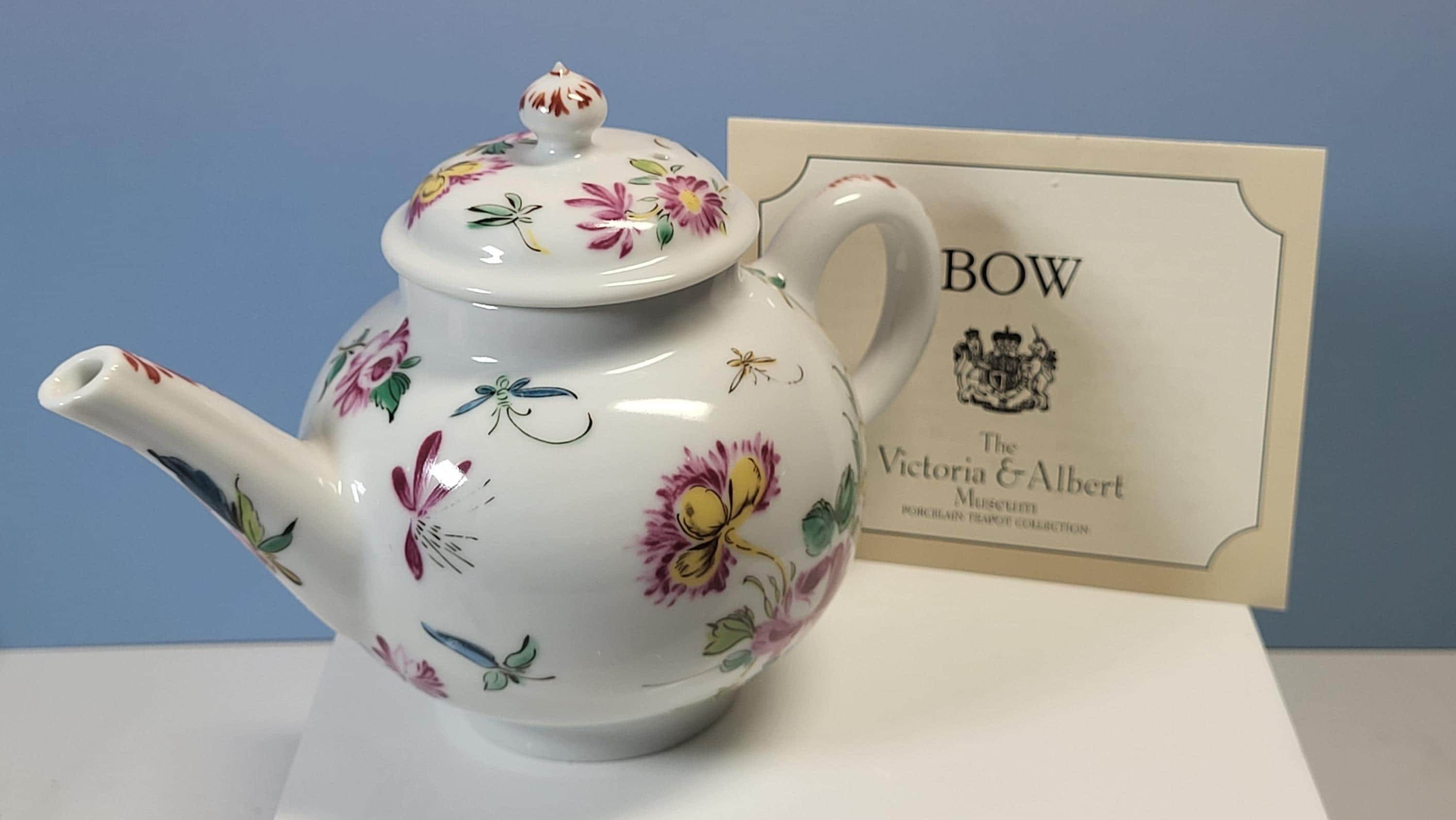 Vintage 1985 Franklin Mint "Bow" Small Teapot 1.5 Cups, Victoria & Albert Museum, Like New Condition with Box and Certificate.