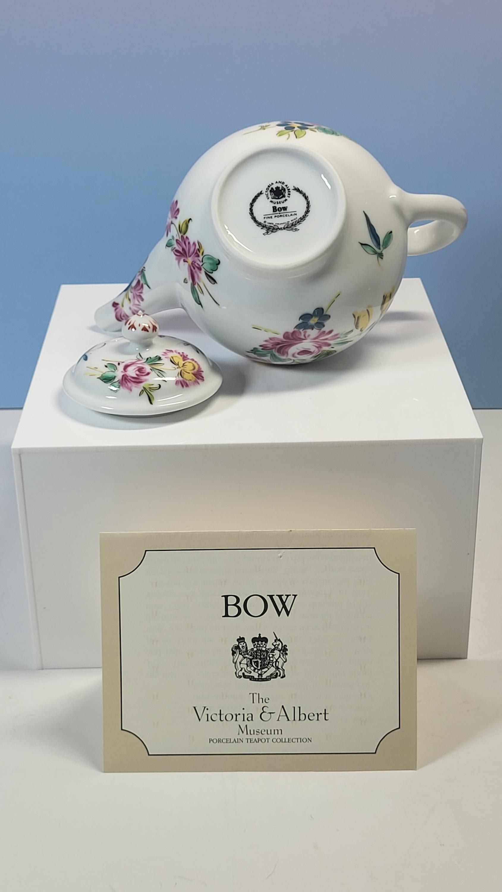 Vintage 1985 Franklin Mint "Bow" Small Teapot 1.5 Cups, Victoria & Albert Museum, Like New Condition with Box and Certificate. view 10