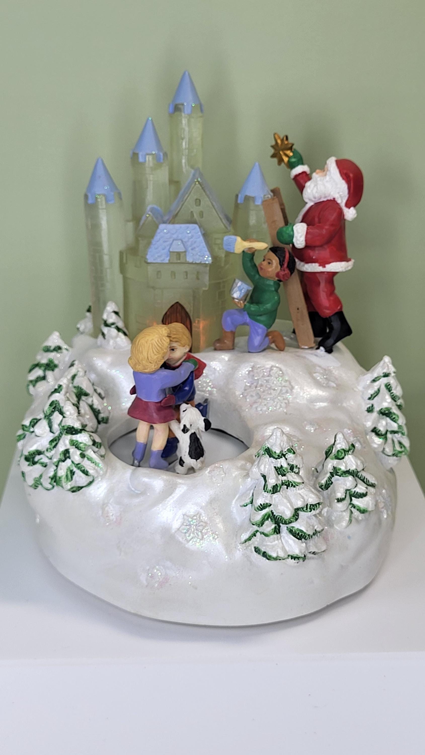1997 Avon Santa's Magical Castle Musical Figurine - Motion & Lights - With Original Box