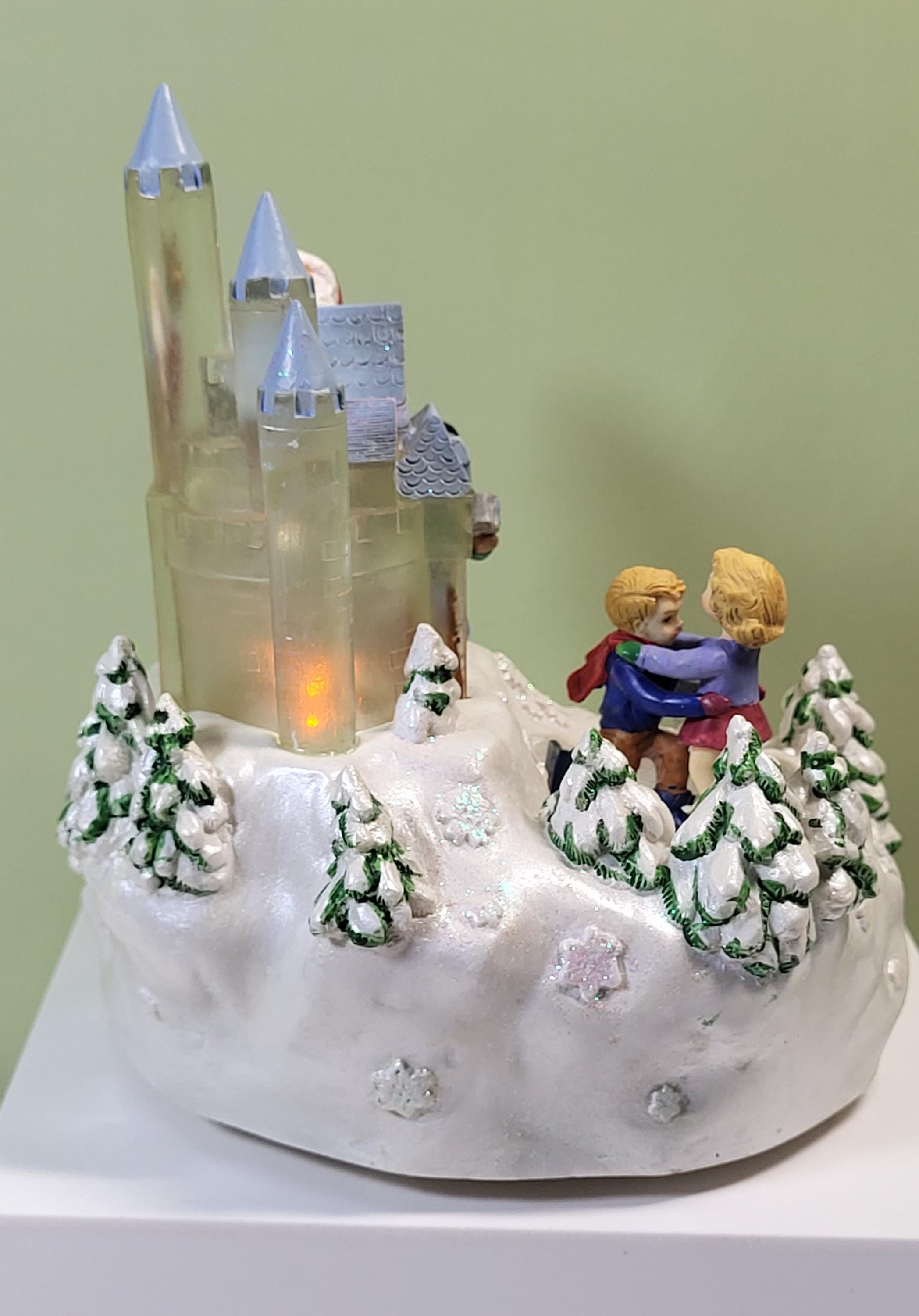 1997 Avon Santa's Magical Castle Musical Figurine - Motion & Lights - With Original Box view 12