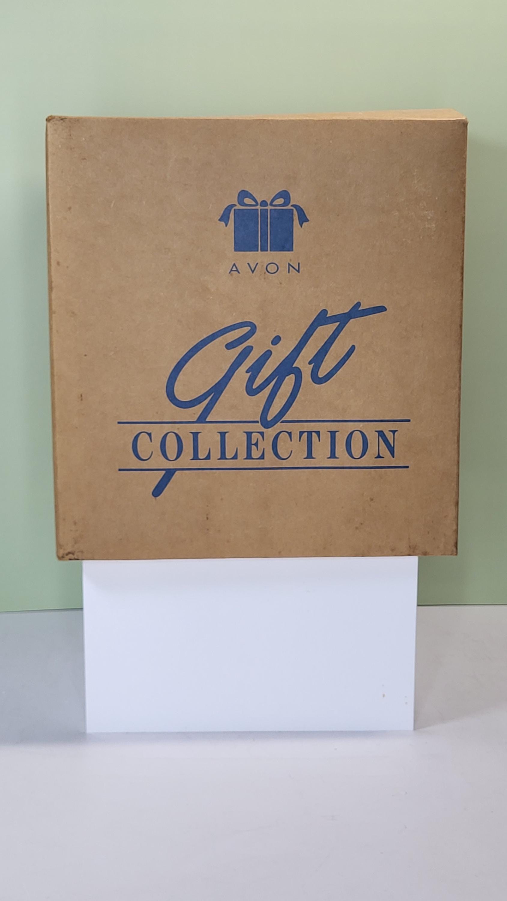 1997 Avon Santa's Magical Castle Musical Figurine - Motion & Lights - With Original Box view 3